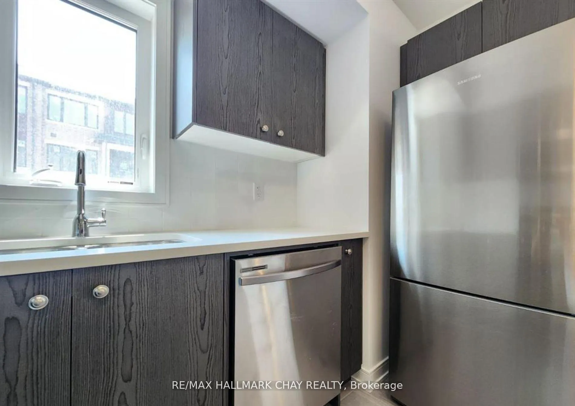 Photo 10 of 86 Appletree Lane, Barrie, Innis-Shore — HOMEH