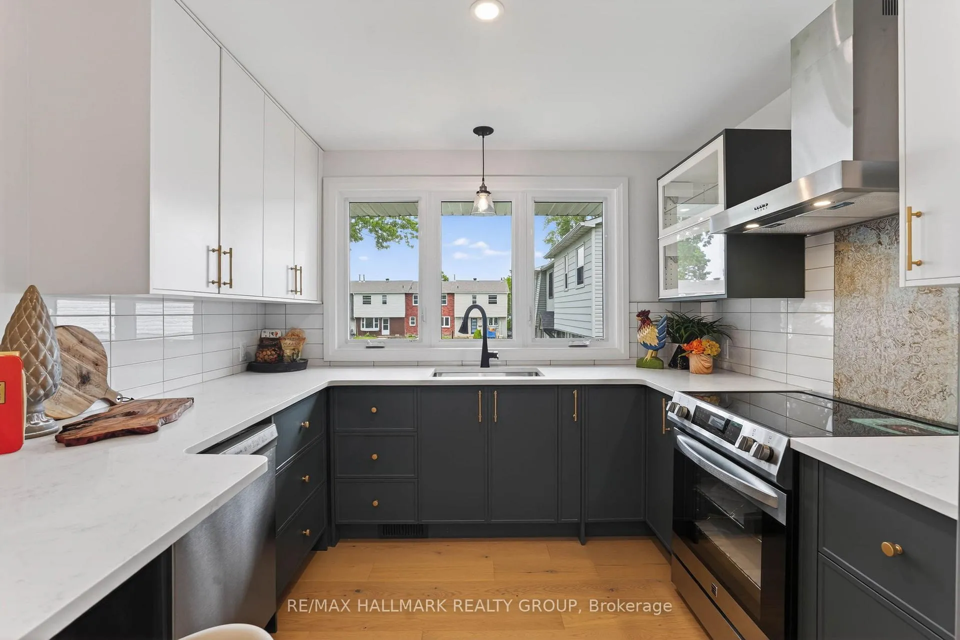 Photo 5 of Unit 22, 660 Hochelaga Street, Ottawa, Carson Meadows — HOMEH