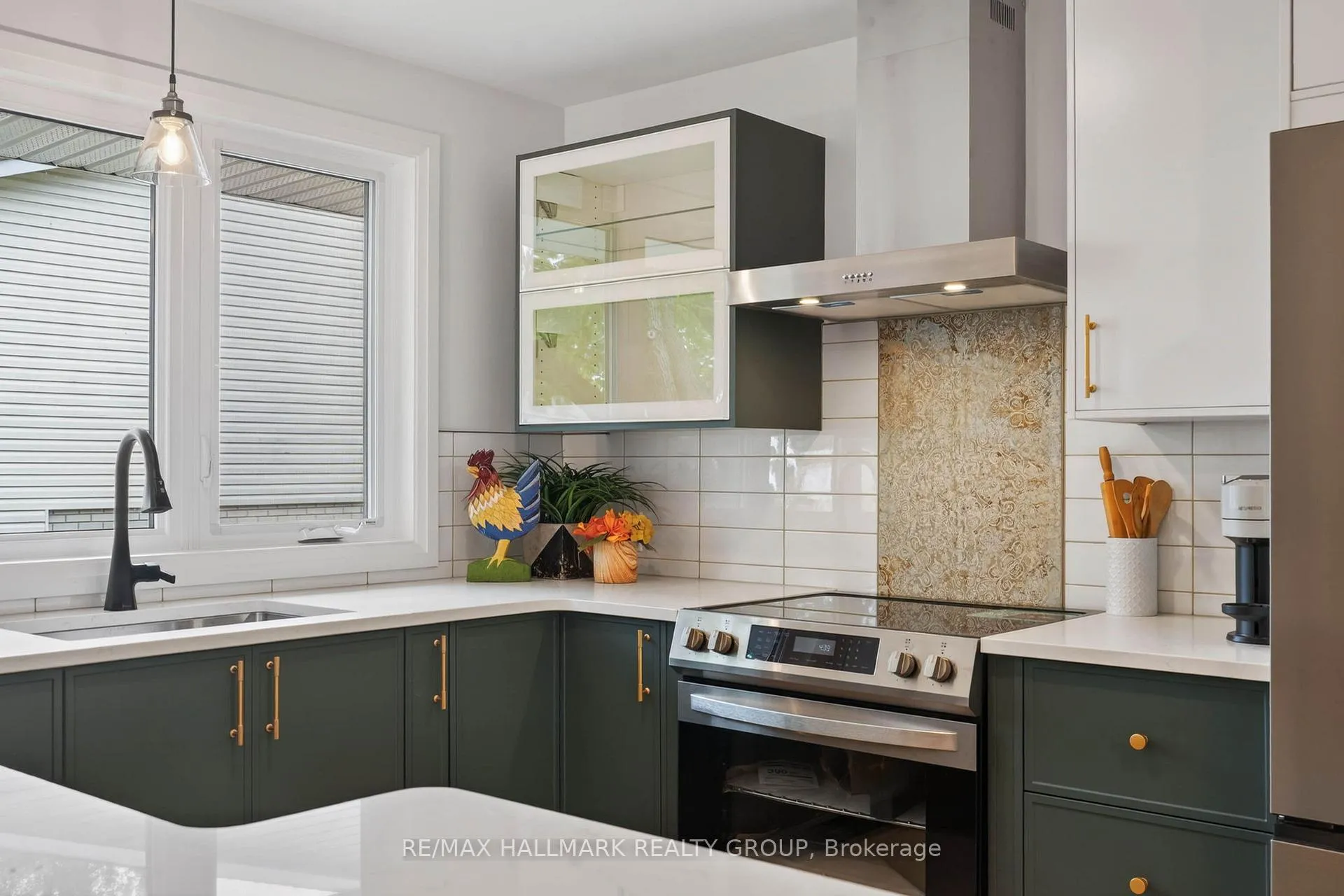 Photo 8 of Unit 22, 660 Hochelaga Street, Ottawa, Carson Meadows — HOMEH