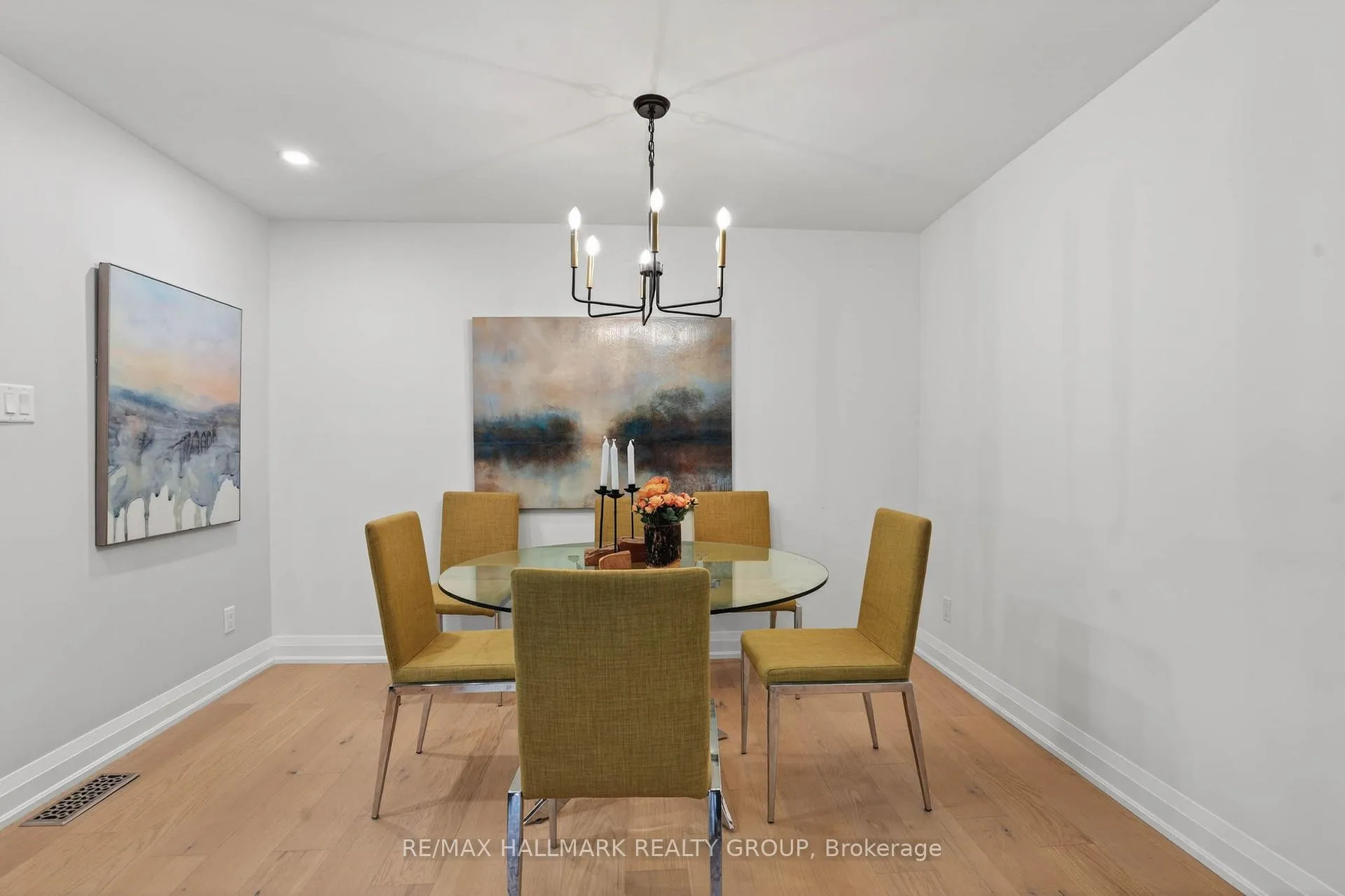Photo 18 of Unit 22, 660 Hochelaga Street, Ottawa, Carson Meadows — HOMEH