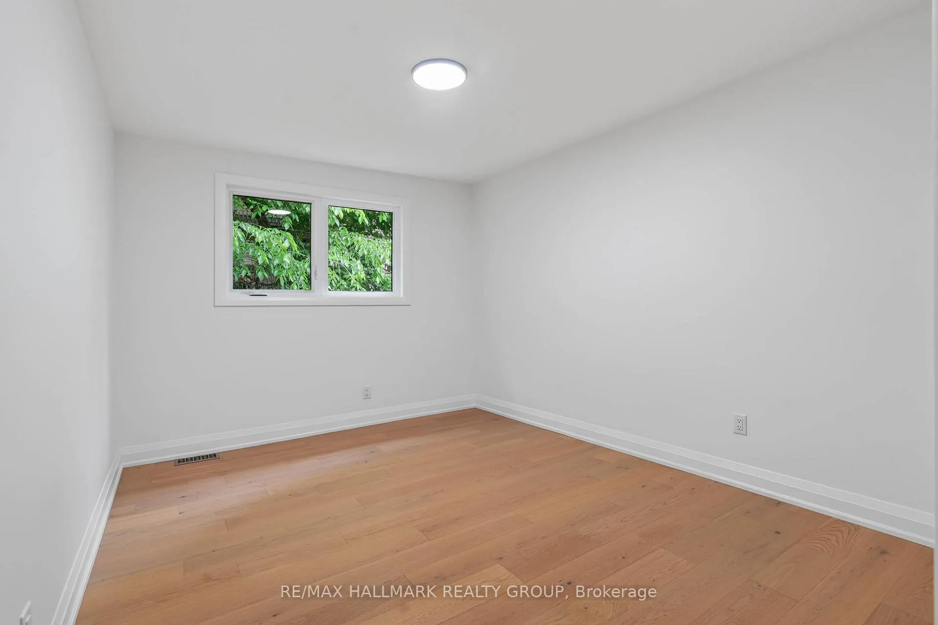 Photo 30 of Unit 22, 660 Hochelaga Street, Ottawa, Carson Meadows — HOMEH
