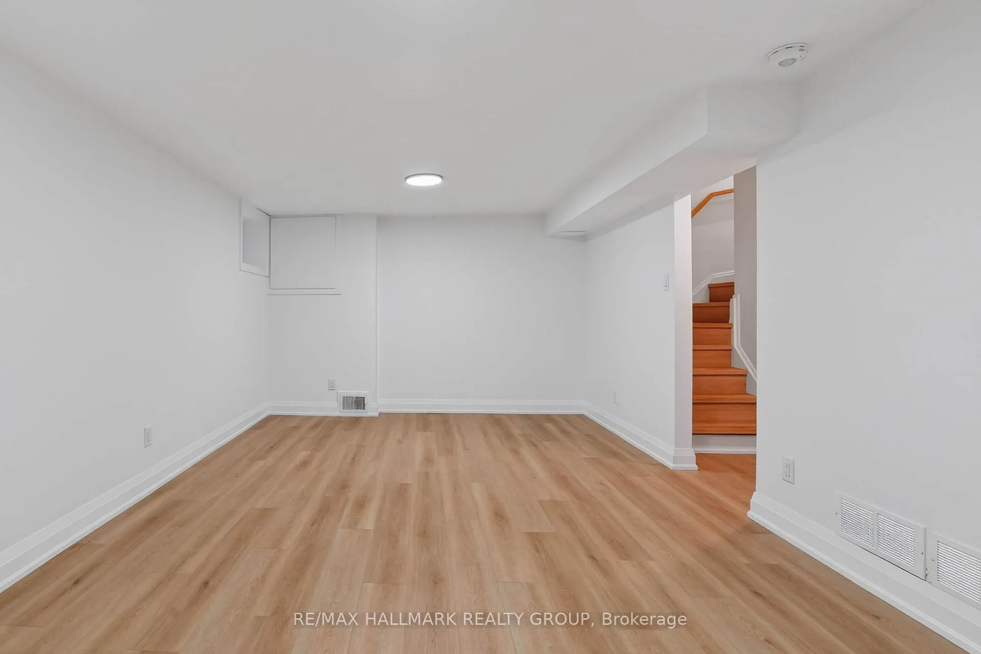 Photo 33 of Unit 22, 660 Hochelaga Street, Ottawa, Carson Meadows — HOMEH