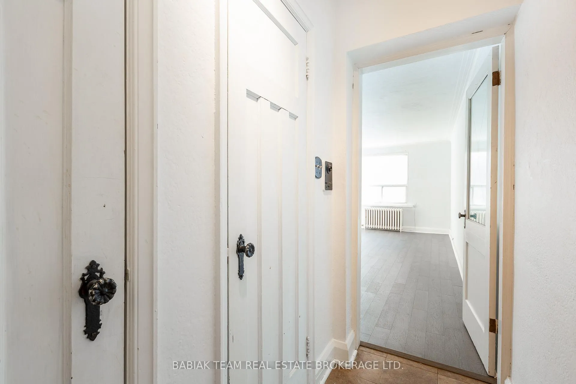 Photo 3 of Unit 56, 871 Millwood Road, Toronto, Leaside — HOMEH