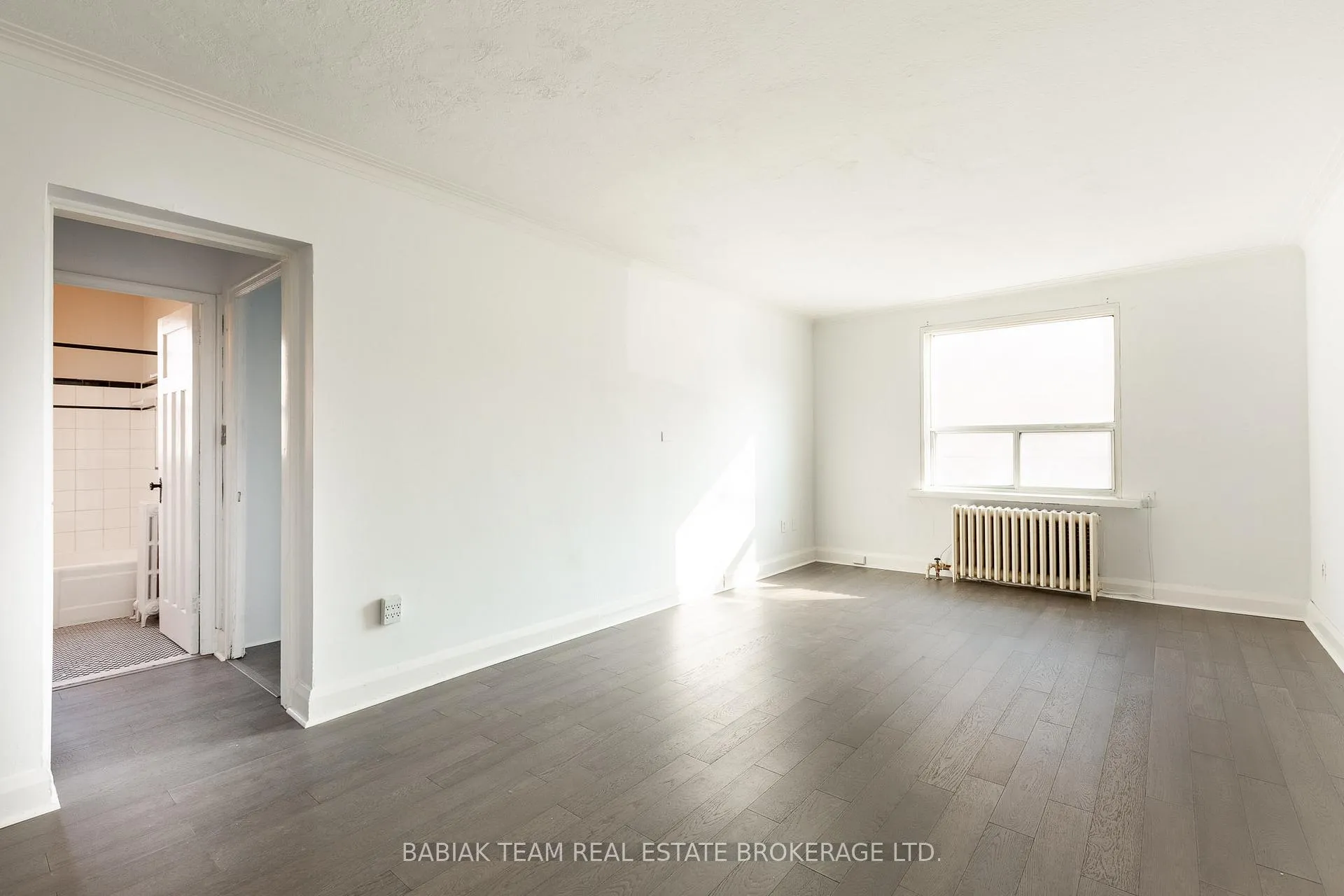 Photo 4 of Unit 56, 871 Millwood Road, Toronto, Leaside — HOMEH