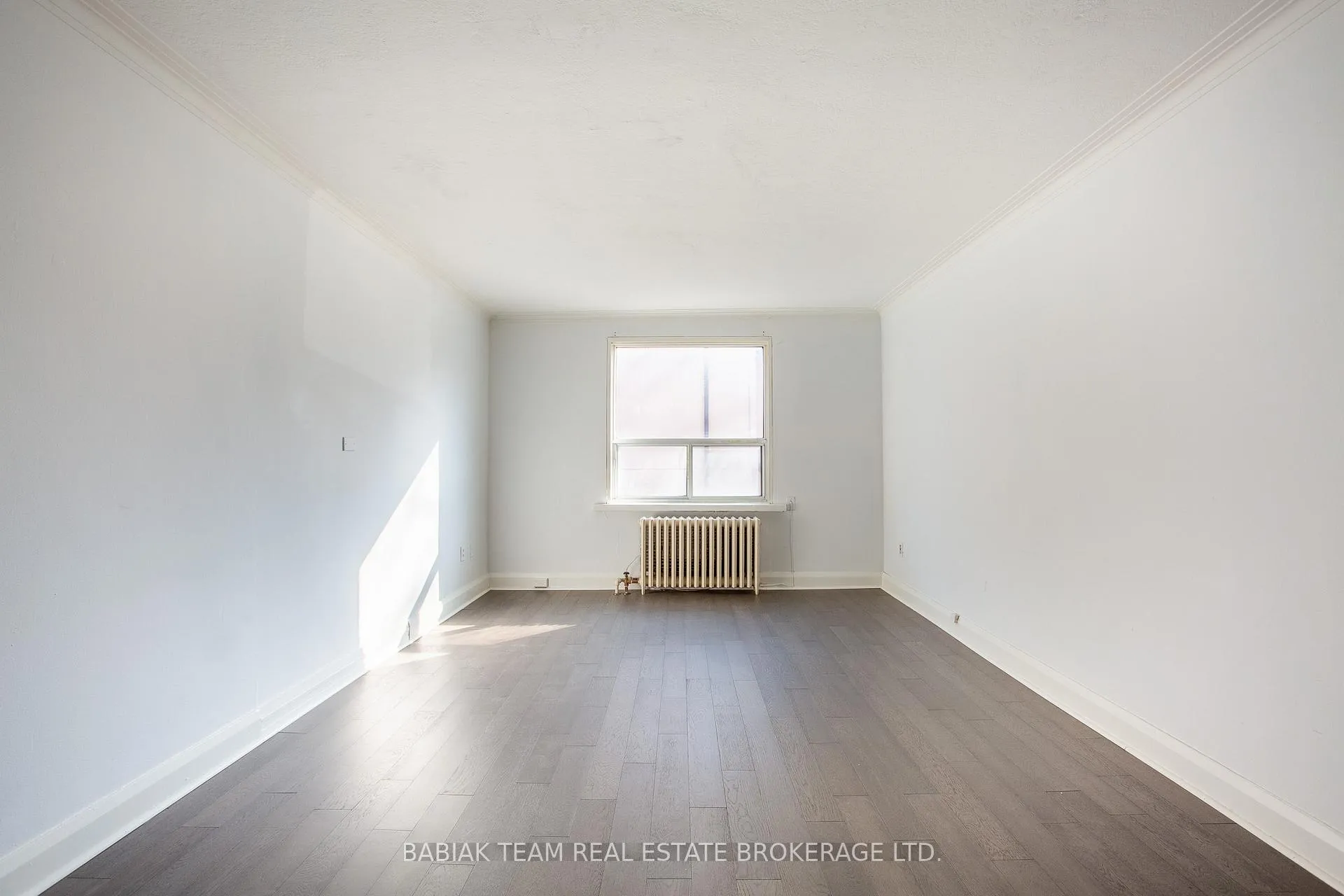 Photo 5 of Unit 56, 871 Millwood Road, Toronto, Leaside — HOMEH