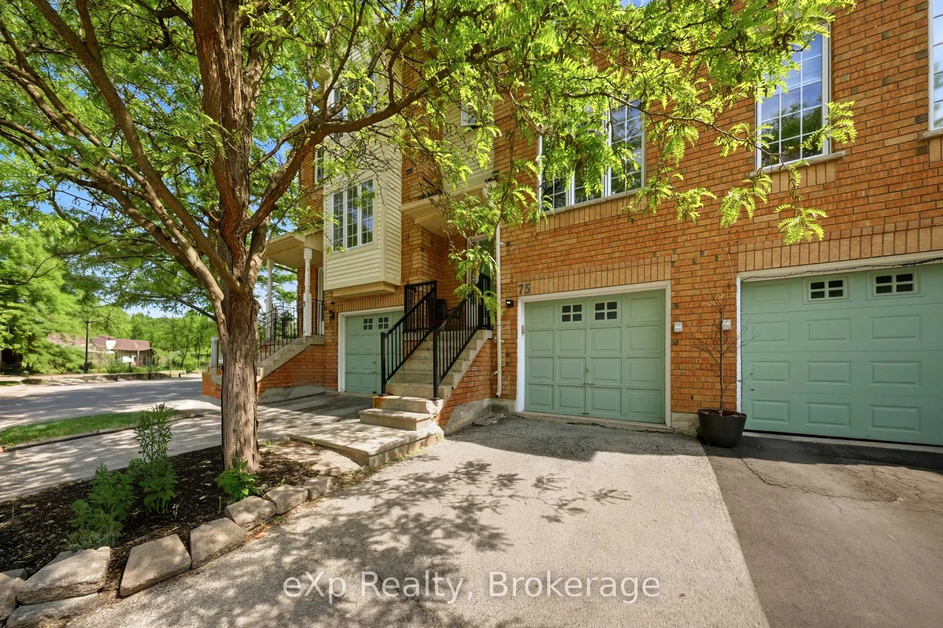 Photo 2 of Unit 75, 9800 Mclaughlin Road N, Brampton, Fletcher's Creek Village — HOMEH