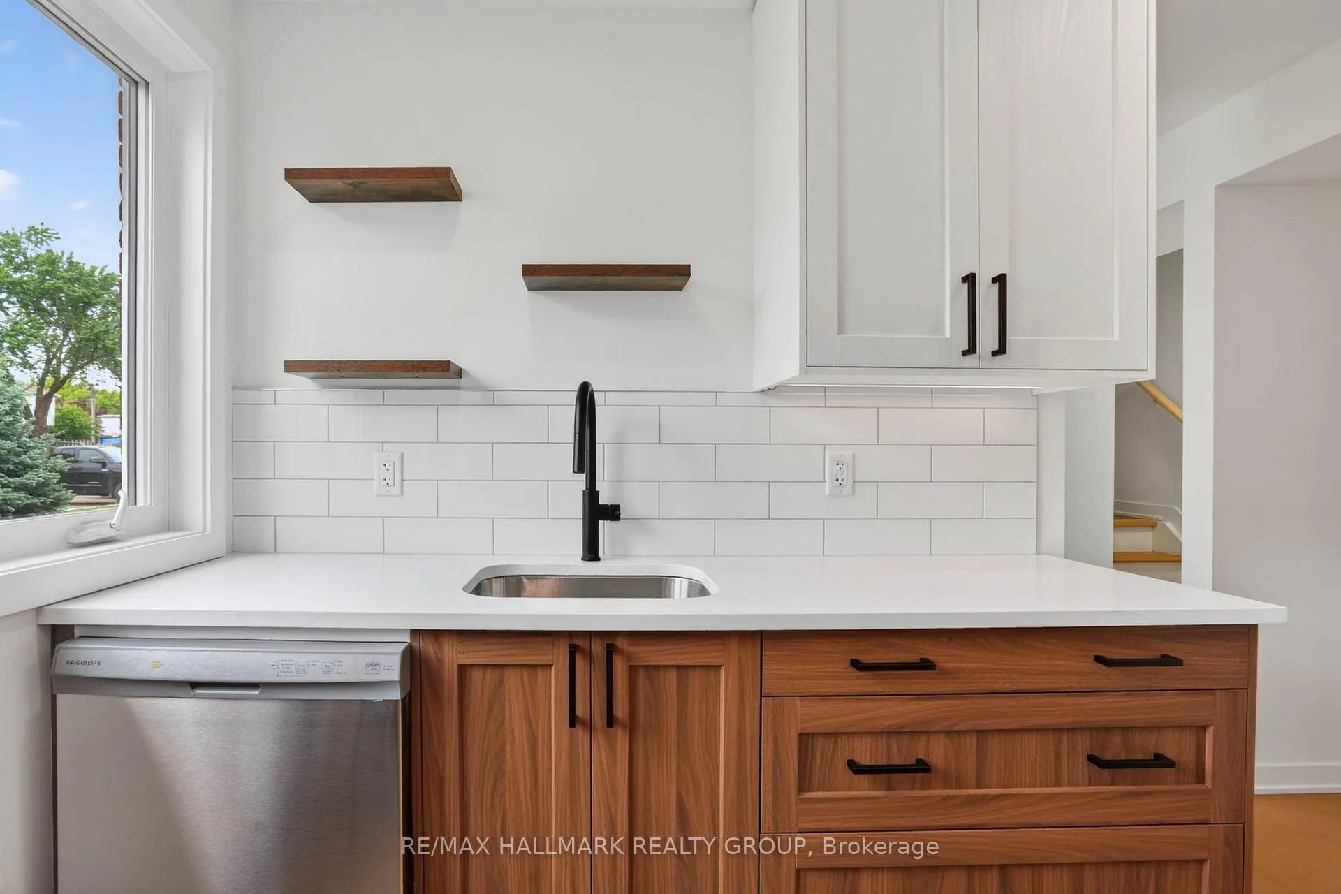 Photo 8 of Unit 38, 660 Hochelaga Street, Ottawa, Carson Meadows — HOMEH