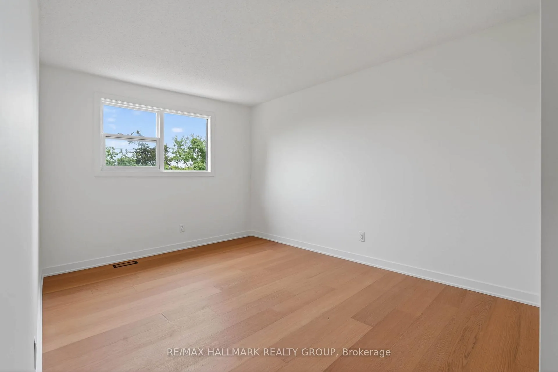 Photo 37 of Unit 38, 660 Hochelaga Street, Ottawa, Carson Meadows — HOMEH