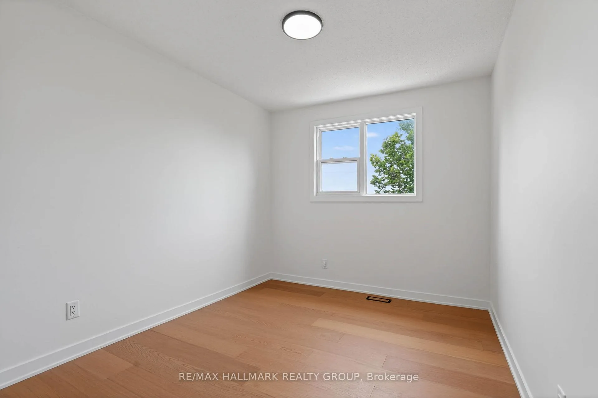 Photo 41 of Unit 38, 660 Hochelaga Street, Ottawa, Carson Meadows — HOMEH