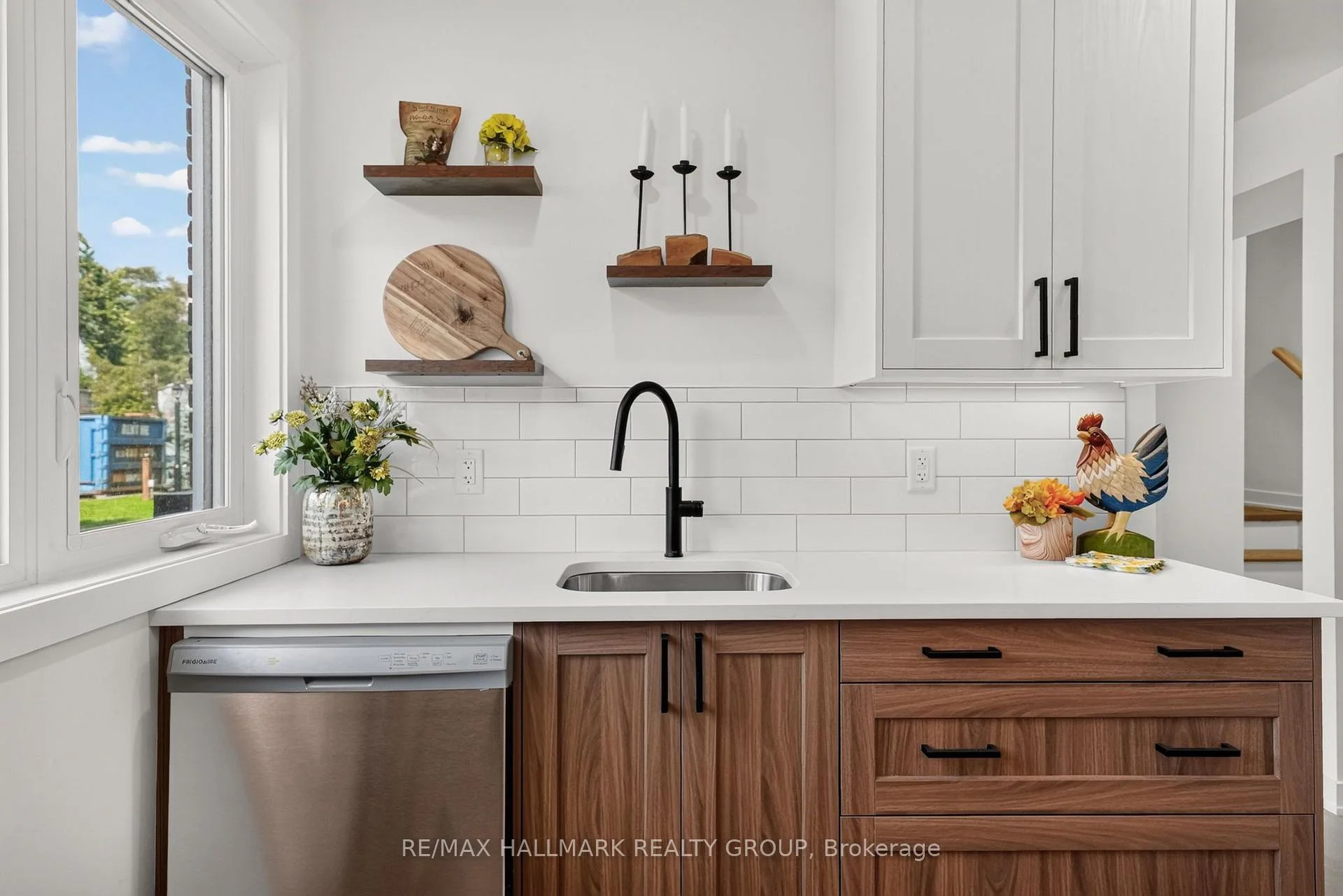 Photo 16 of Unit 38, 660 Hochelaga Street, Ottawa, Carson Meadows — HOMEH