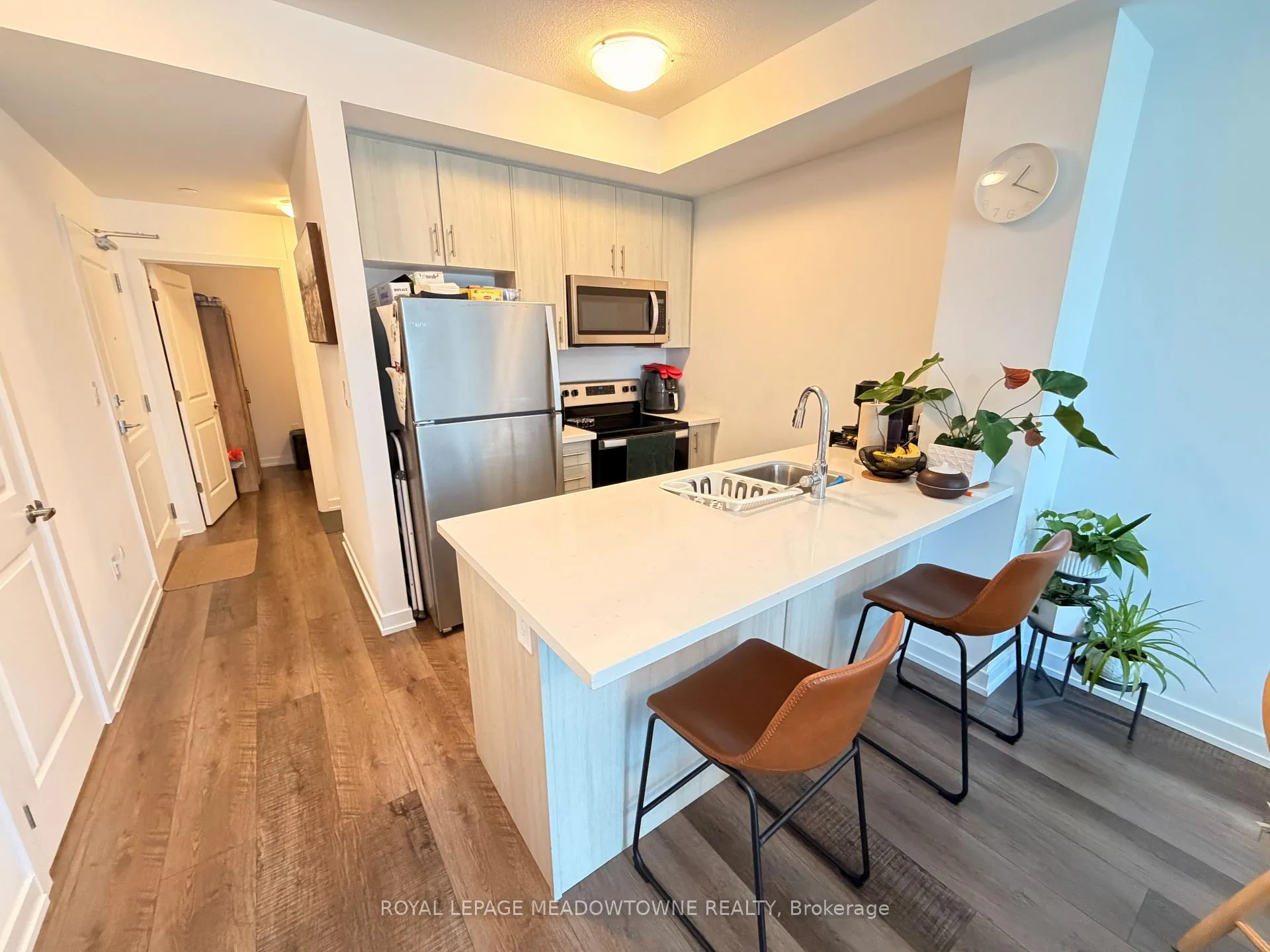 Photo 3 of Unit 801, 460 Dundas Street E, Hamilton, Waterdown — HOMEH