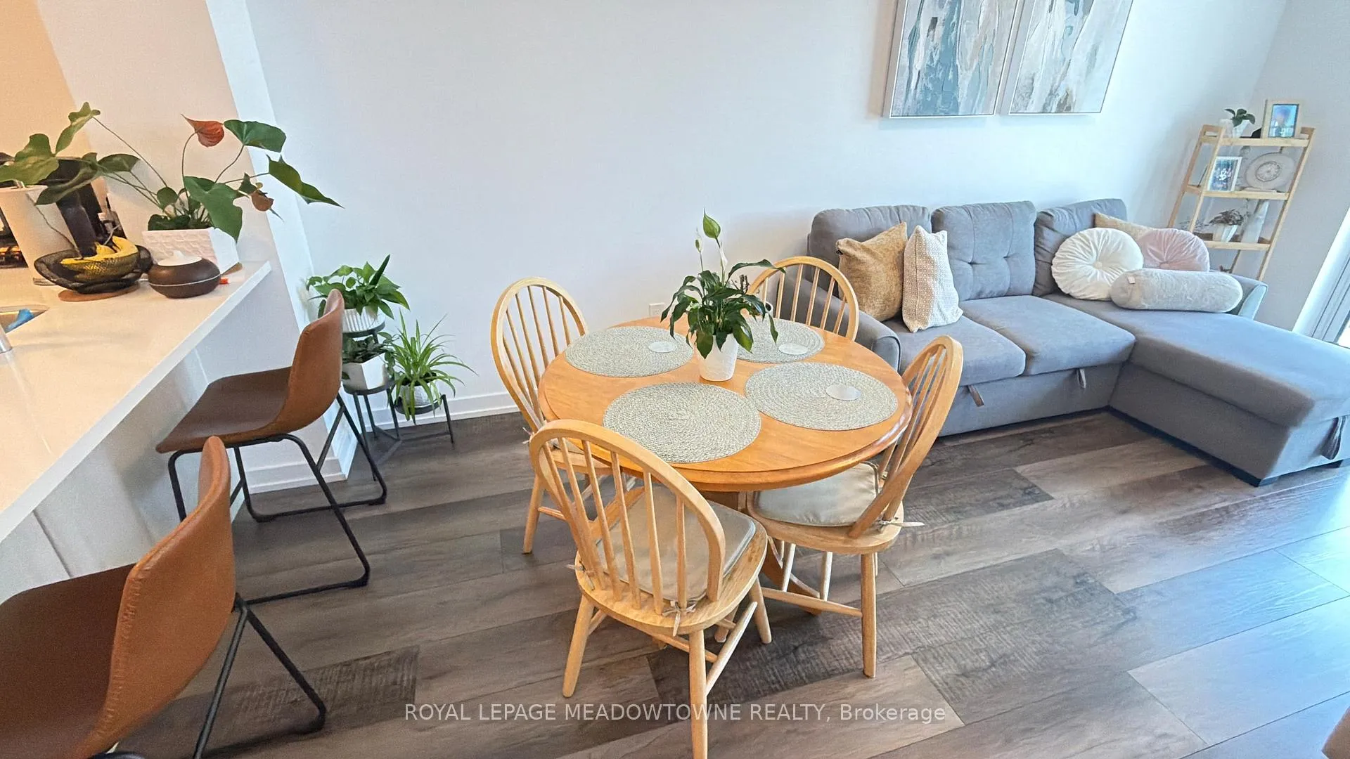 Photo 4 of Unit 801, 460 Dundas Street E, Hamilton, Waterdown — HOMEH