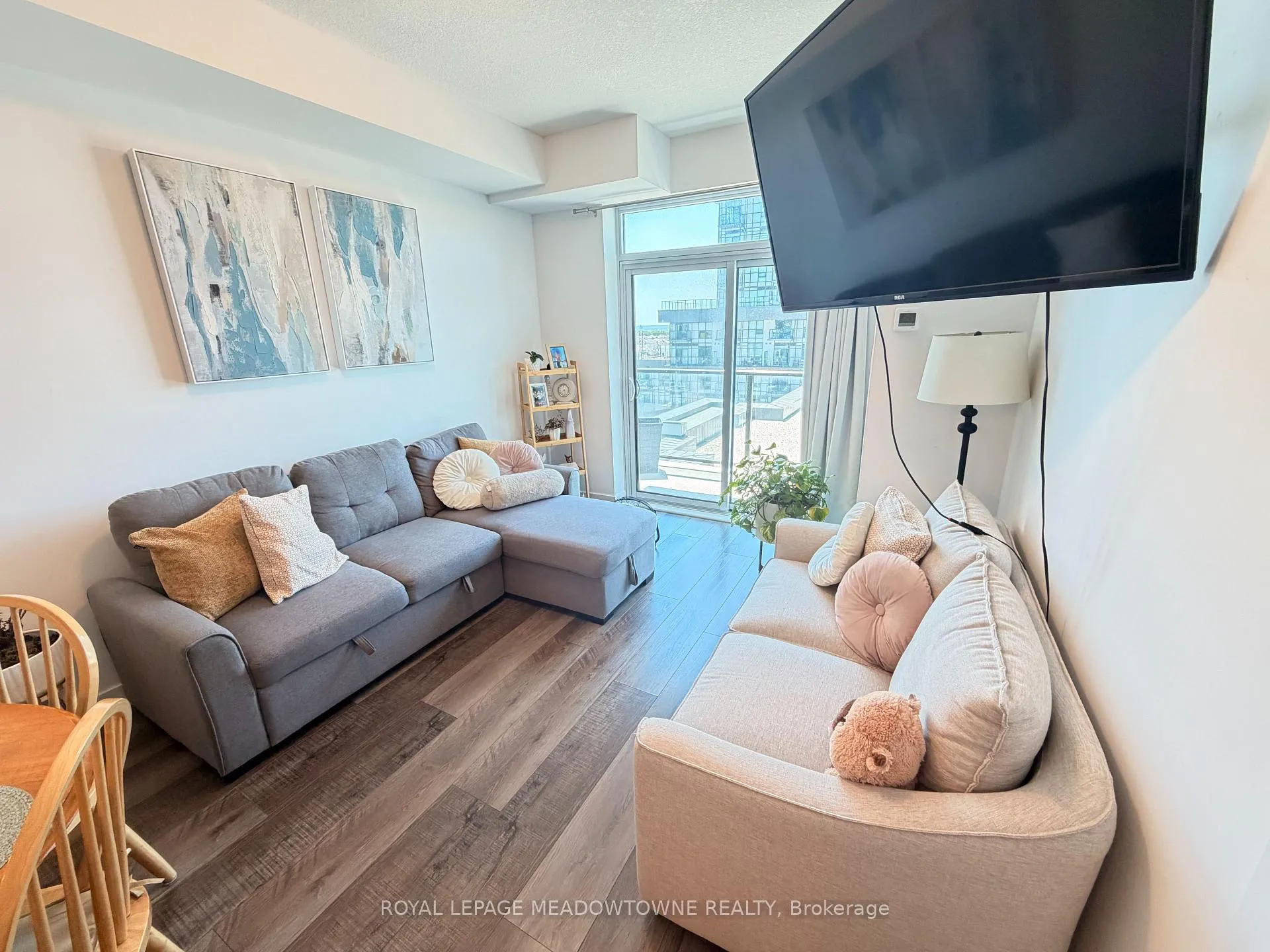 Photo 5 of Unit 801, 460 Dundas Street E, Hamilton, Waterdown — HOMEH