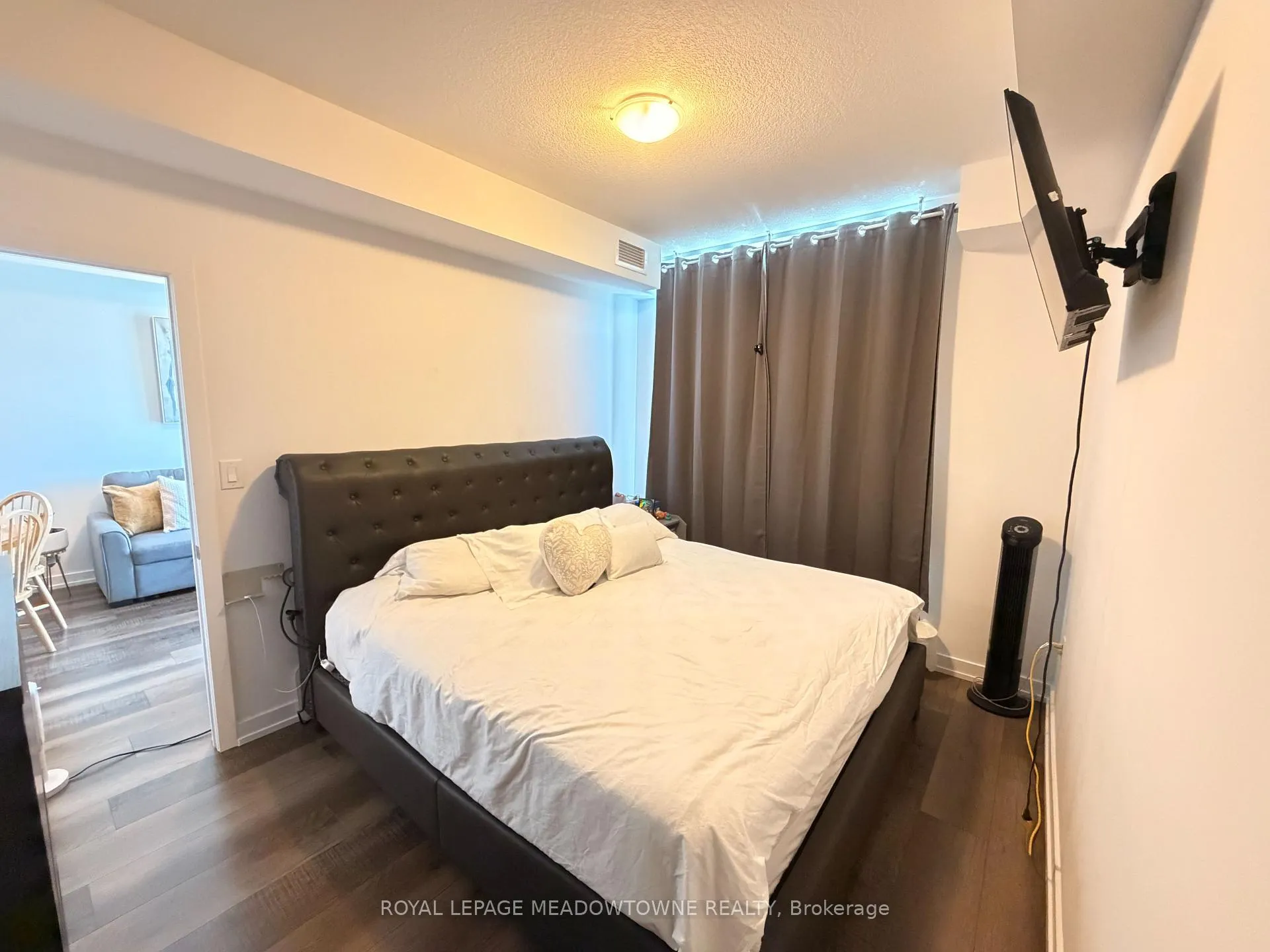 Photo 9 of Unit 801, 460 Dundas Street E, Hamilton, Waterdown — HOMEH