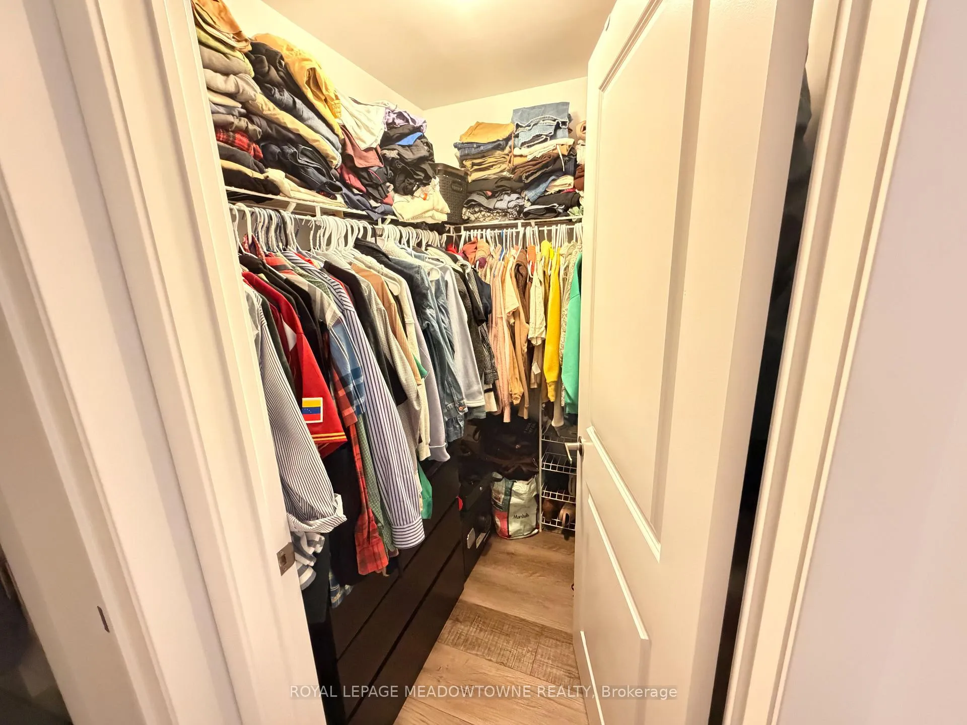 Photo 10 of Unit 801, 460 Dundas Street E, Hamilton, Waterdown — HOMEH
