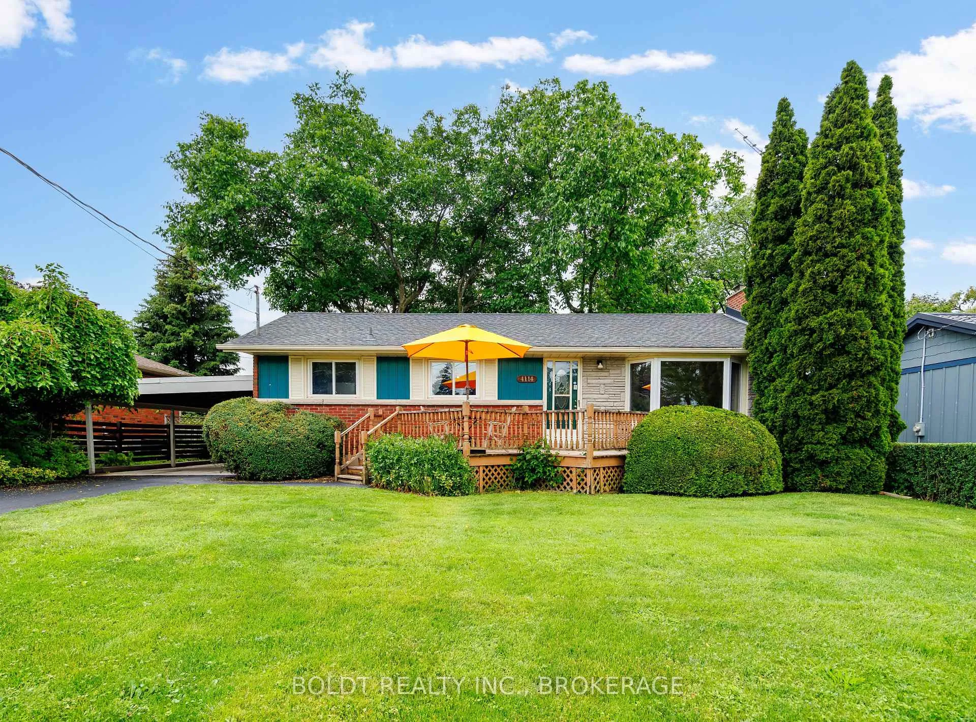 Photo 1 of 4114 Barry Drive, Lincoln, Beamsville — HOMEH