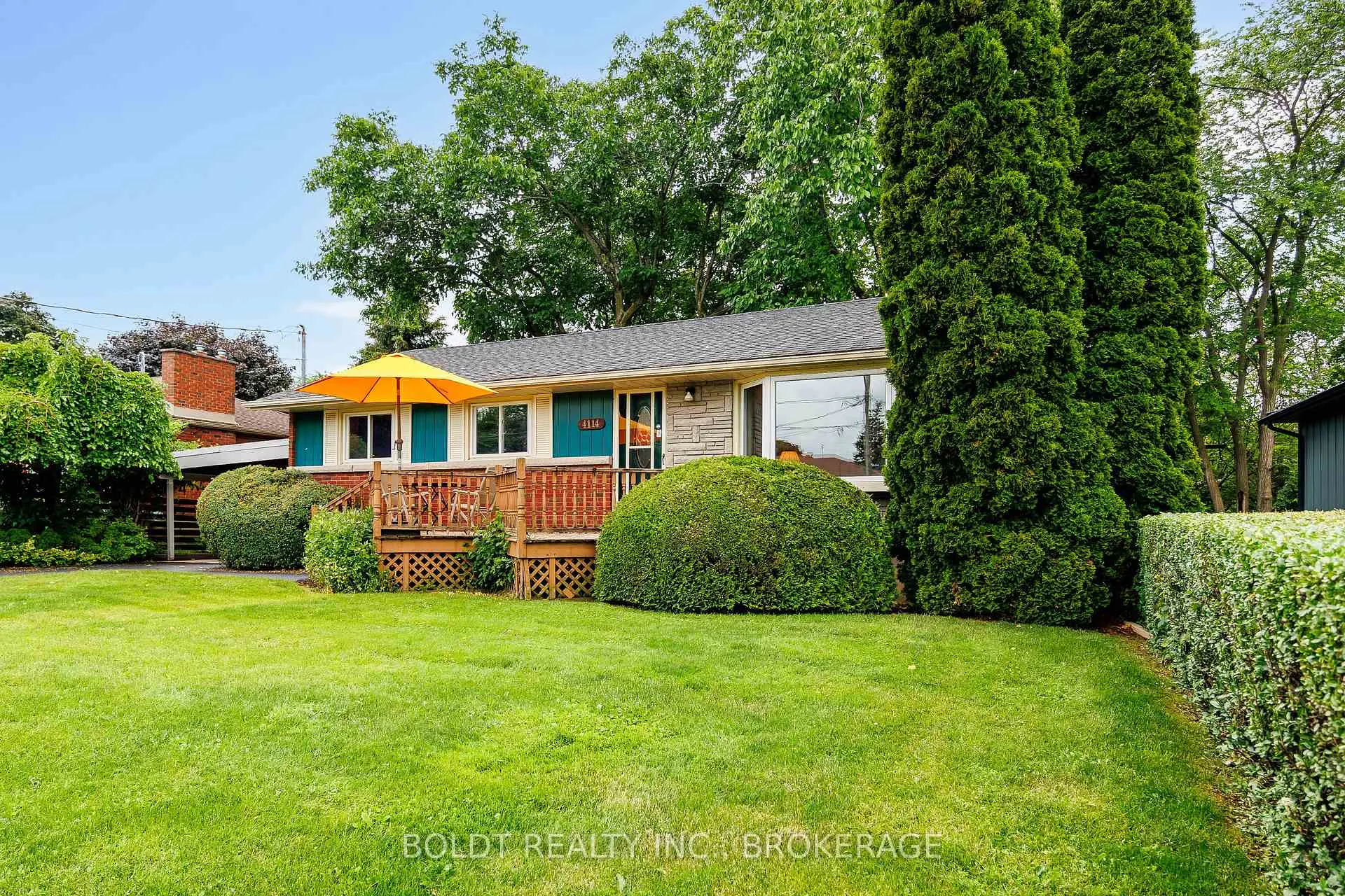 Photo 3 of 4114 Barry Drive, Lincoln, Beamsville — HOMEH