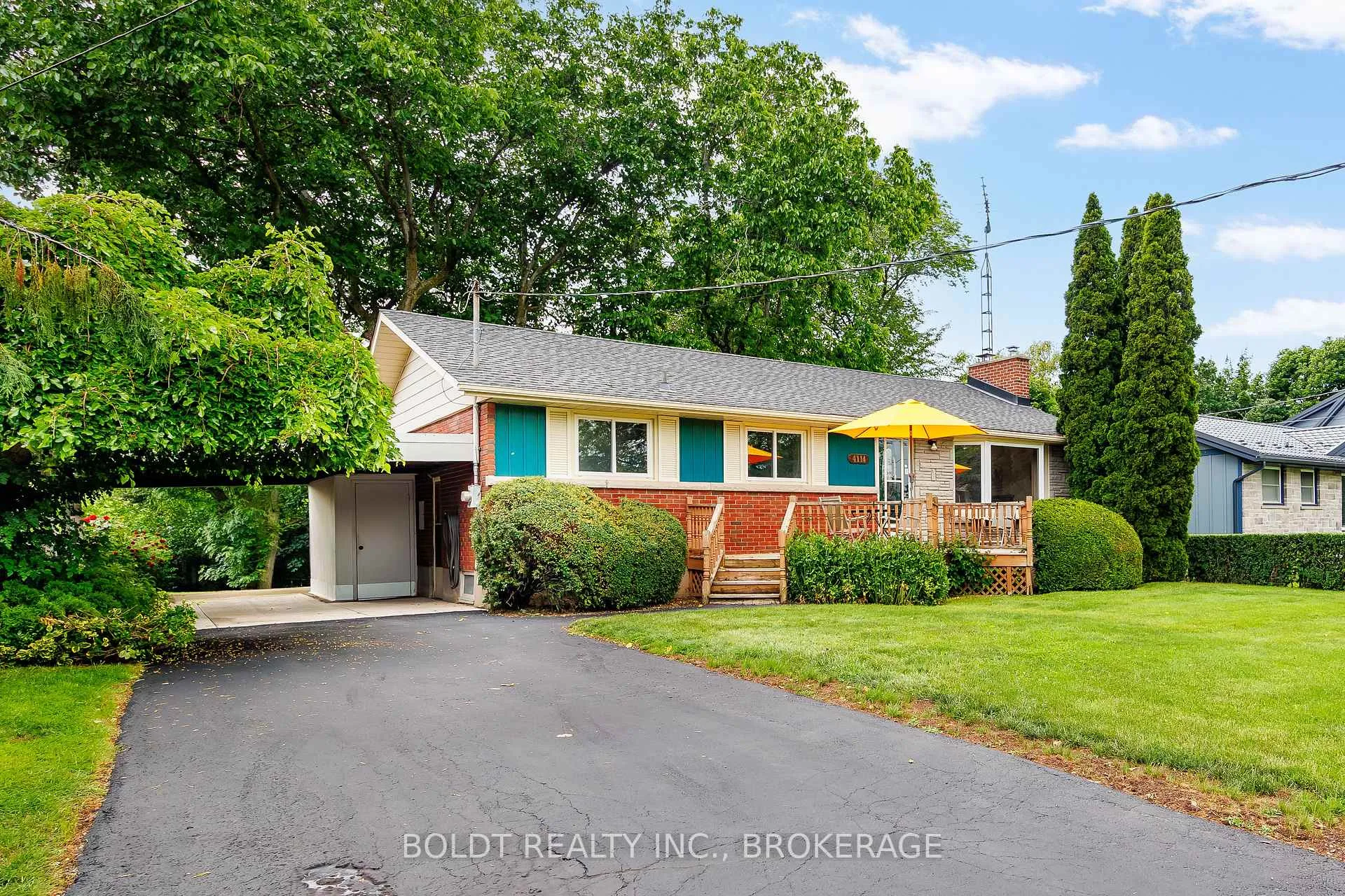 Photo 4 of 4114 Barry Drive, Lincoln, Beamsville — HOMEH