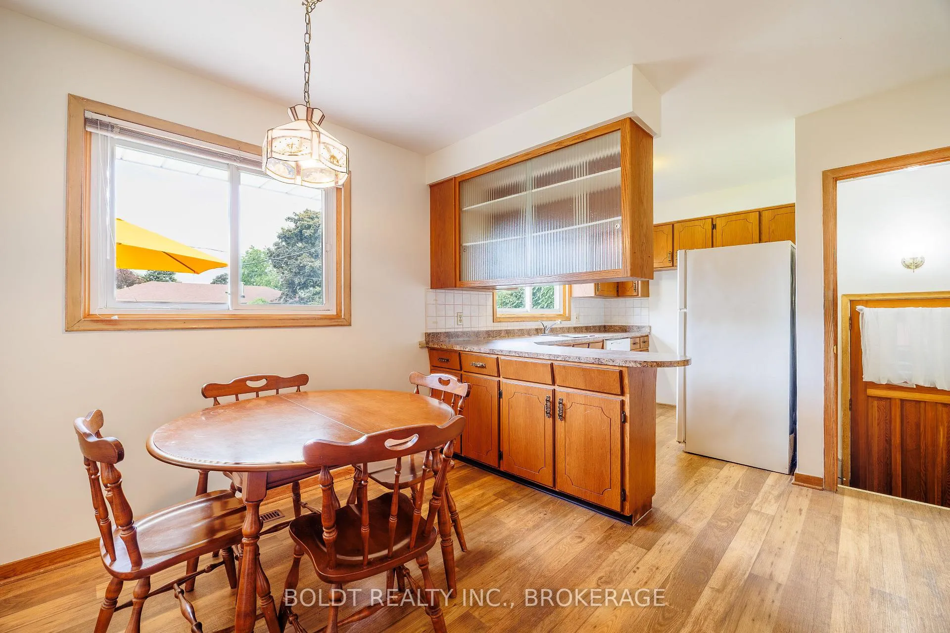 Photo 9 of 4114 Barry Drive, Lincoln, Beamsville — HOMEH