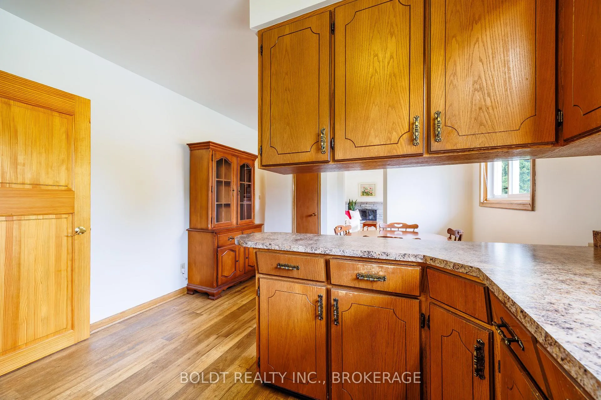 Photo 10 of 4114 Barry Drive, Lincoln, Beamsville — HOMEH