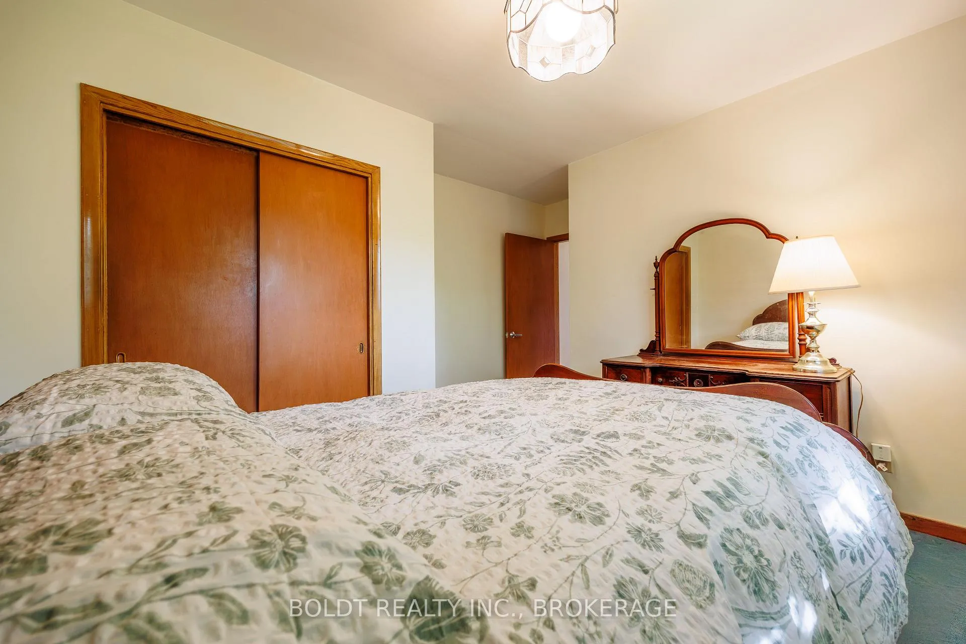 Photo 14 of 4114 Barry Drive, Lincoln, Beamsville — HOMEH