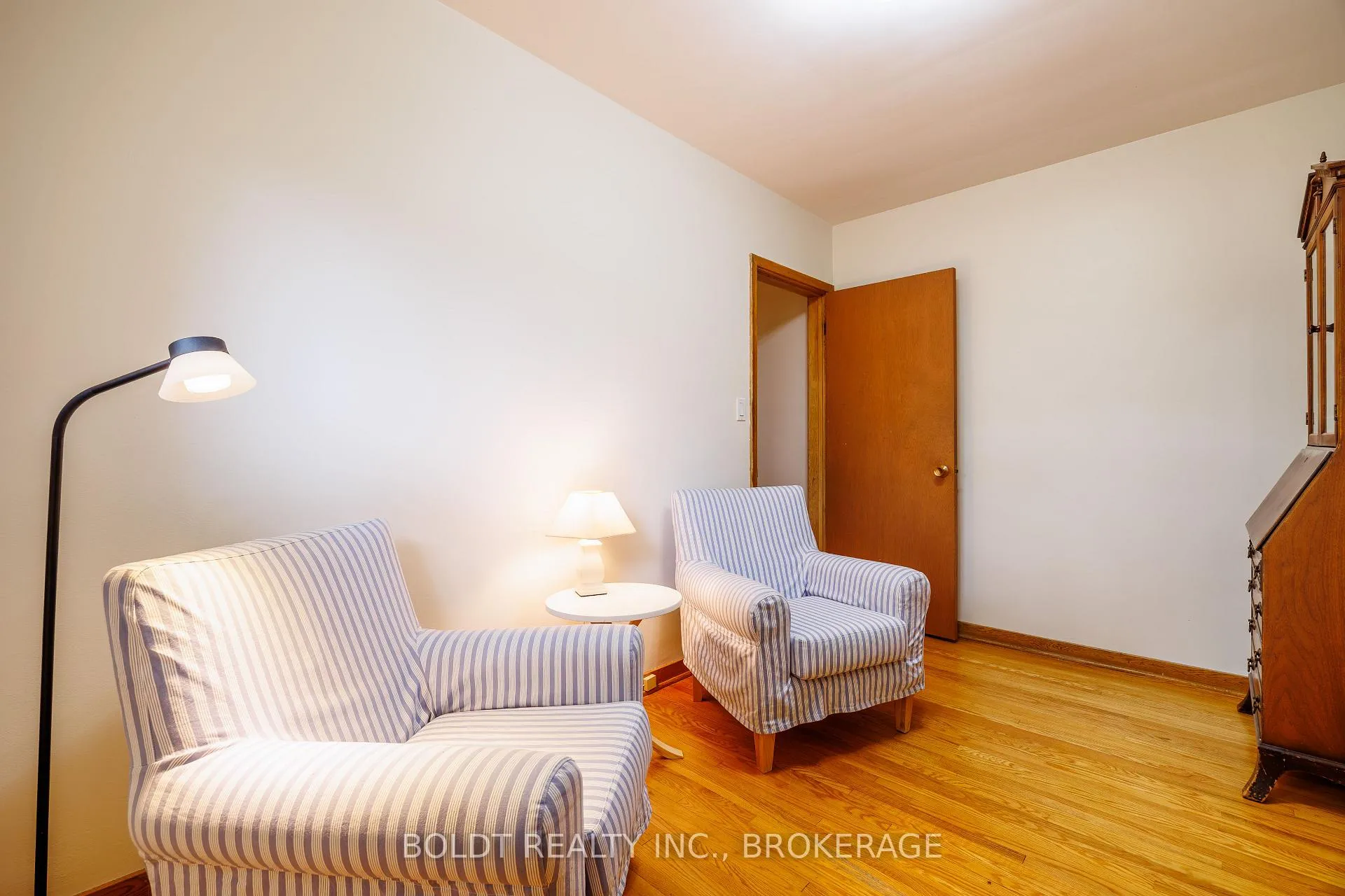Photo 19 of 4114 Barry Drive, Lincoln, Beamsville — HOMEH