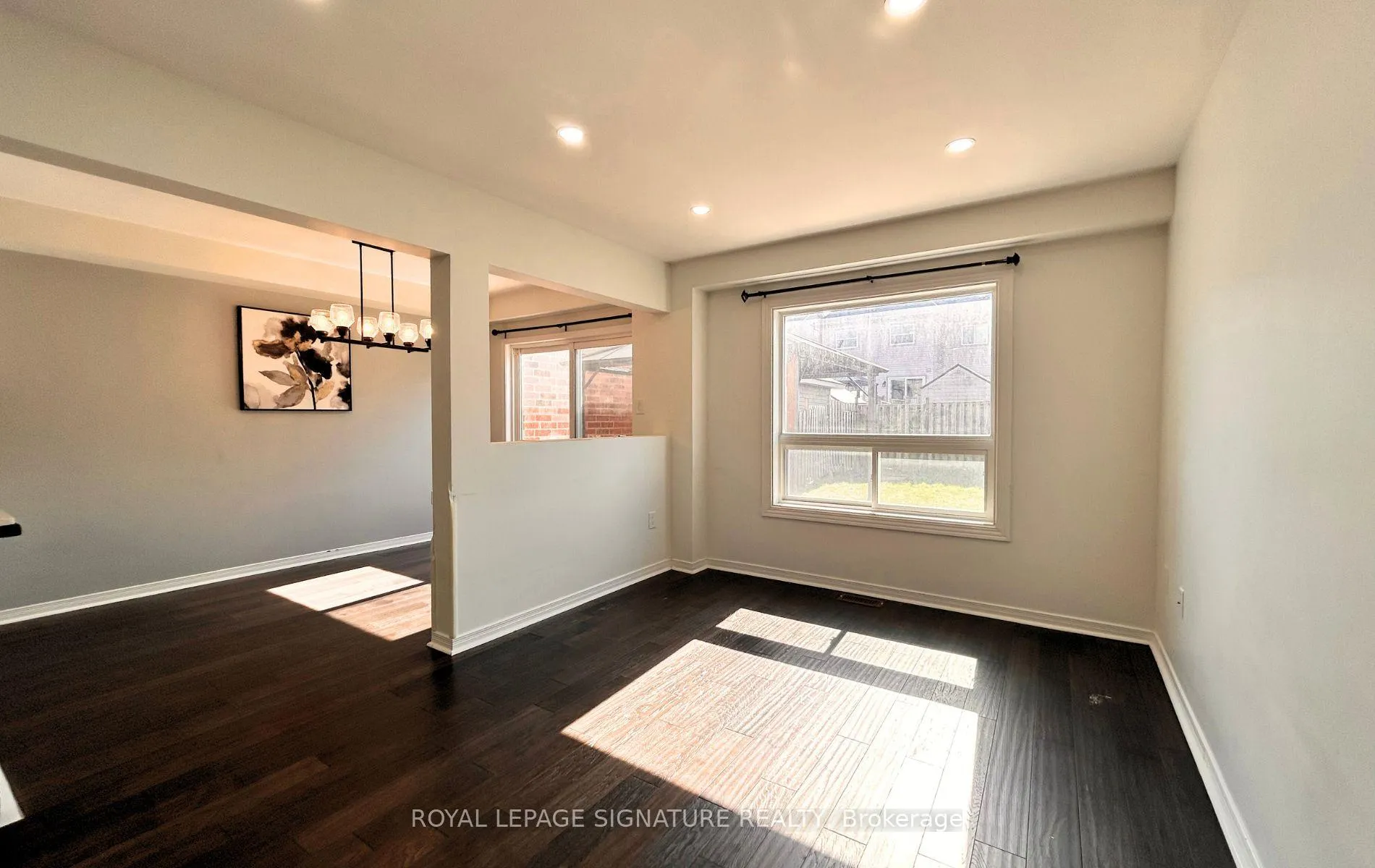 Photo 6 of 28 Millburn Drive, Clarington, Bowmanville — HOMEH