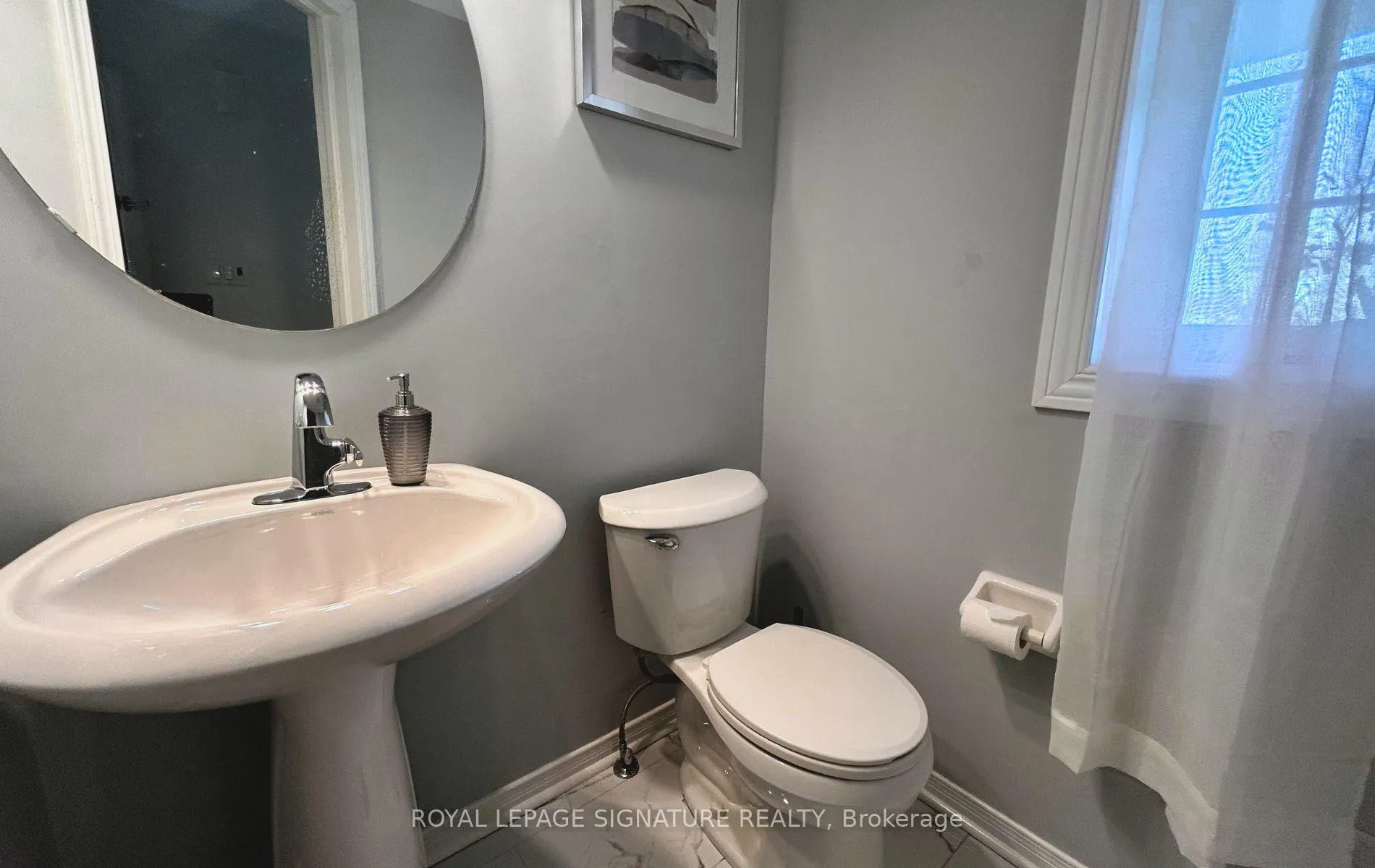 Photo 12 of 28 Millburn Drive, Clarington, Bowmanville — HOMEH