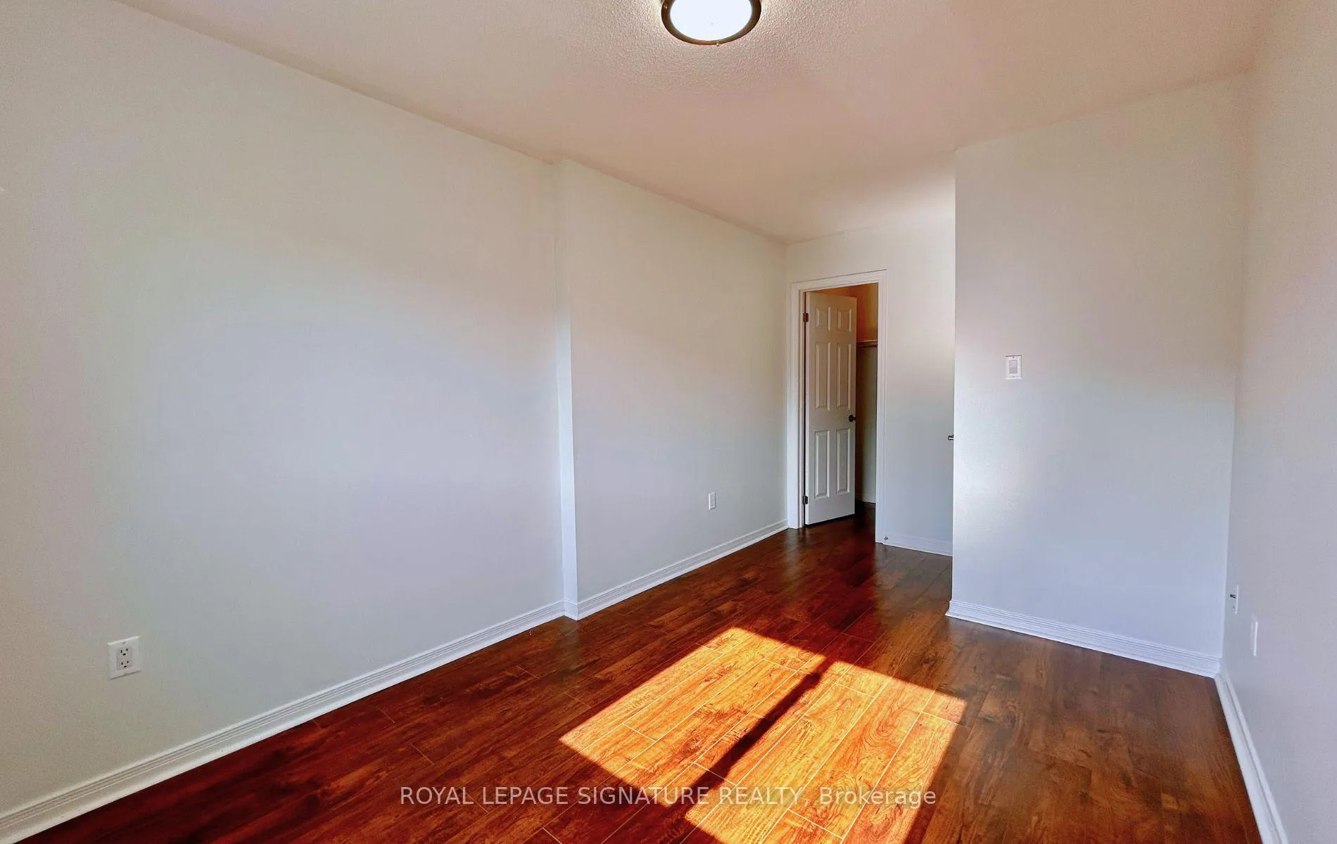 Photo 13 of 28 Millburn Drive, Clarington, Bowmanville — HOMEH