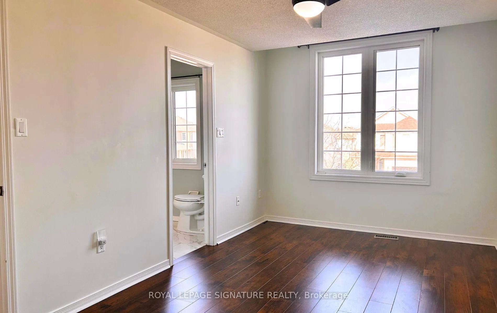 Photo 15 of 28 Millburn Drive, Clarington, Bowmanville — HOMEH