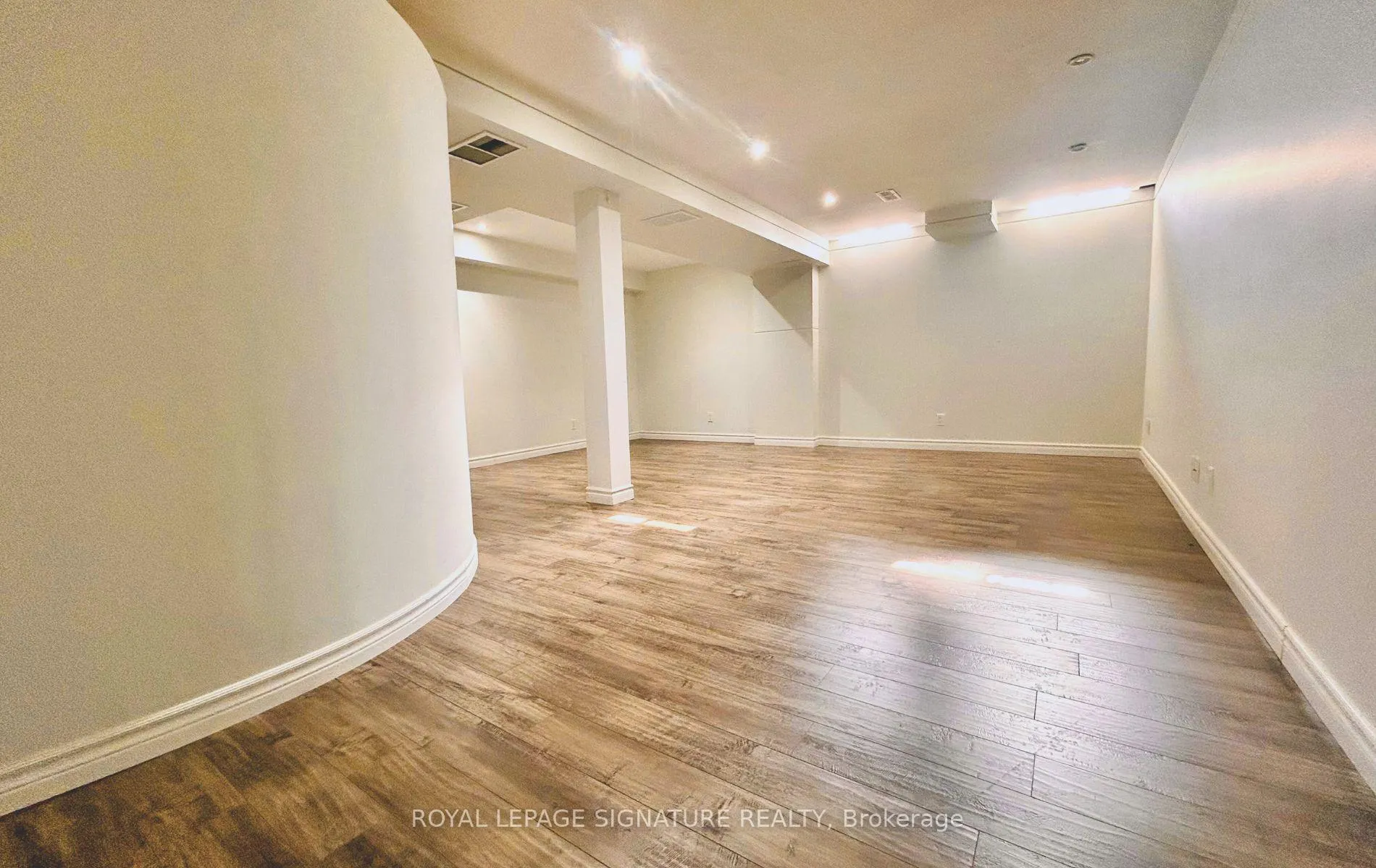 Photo 19 of 28 Millburn Drive, Clarington, Bowmanville — HOMEH