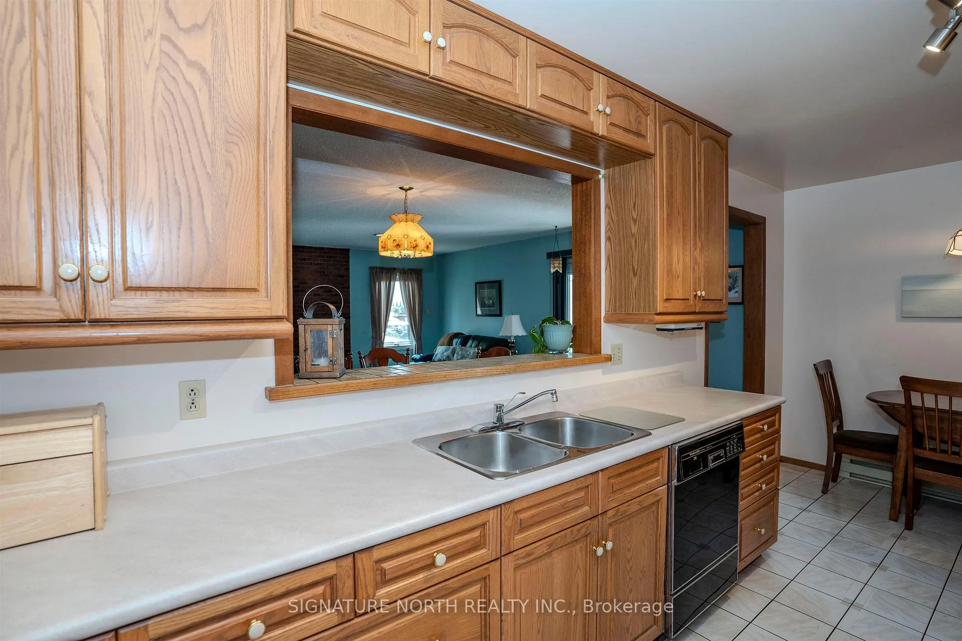Photo 17 of 381 Hallam Street, Thunder Bay, Current River — HOMEH