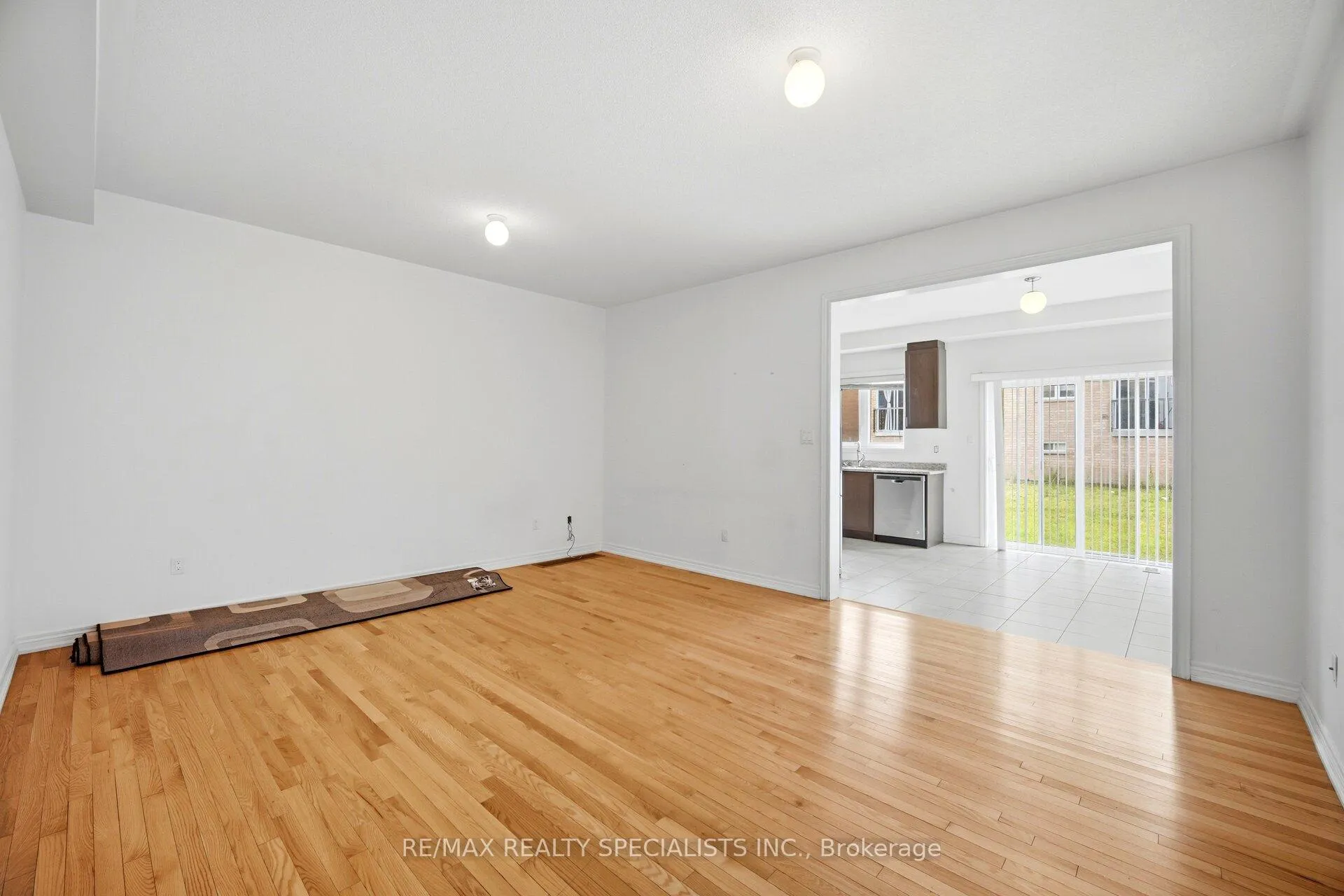 Photo 6 of 51 Frenchpark Circle, Brampton, Credit Valley — HOMEH