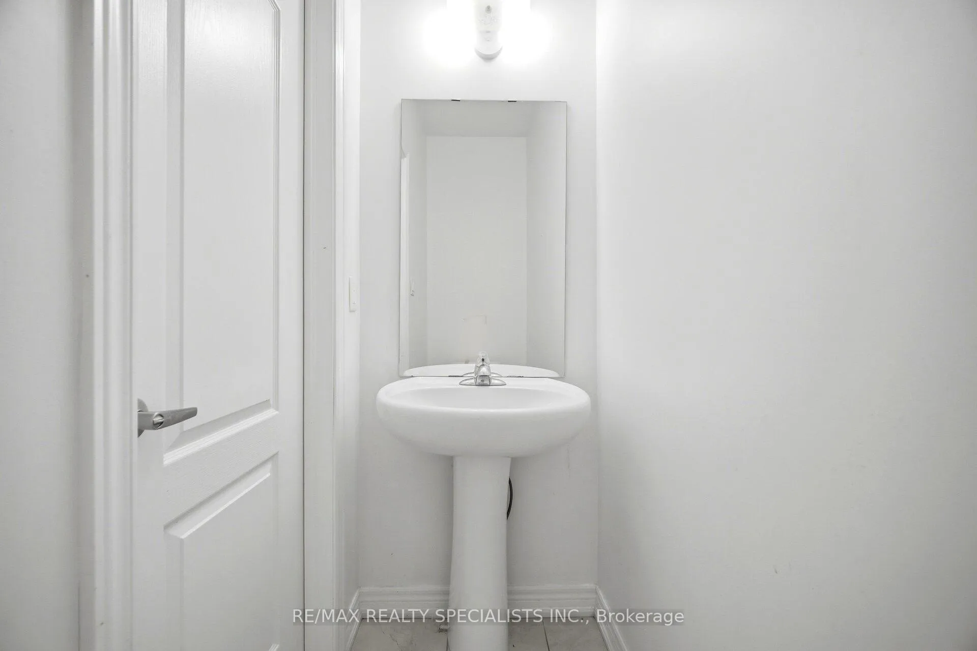 Photo 15 of 51 Frenchpark Circle, Brampton, Credit Valley — HOMEH