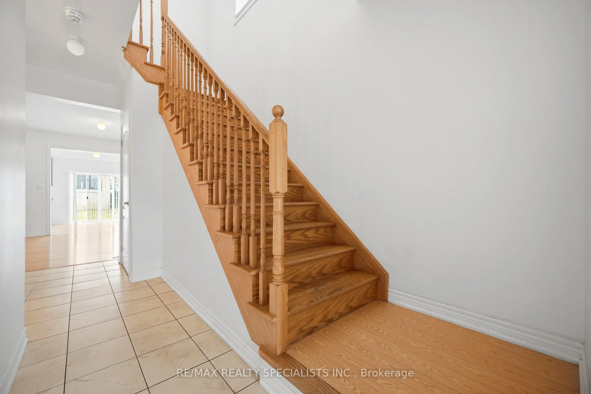Photo 17 of 51 Frenchpark Circle, Brampton, Credit Valley — HOMEH