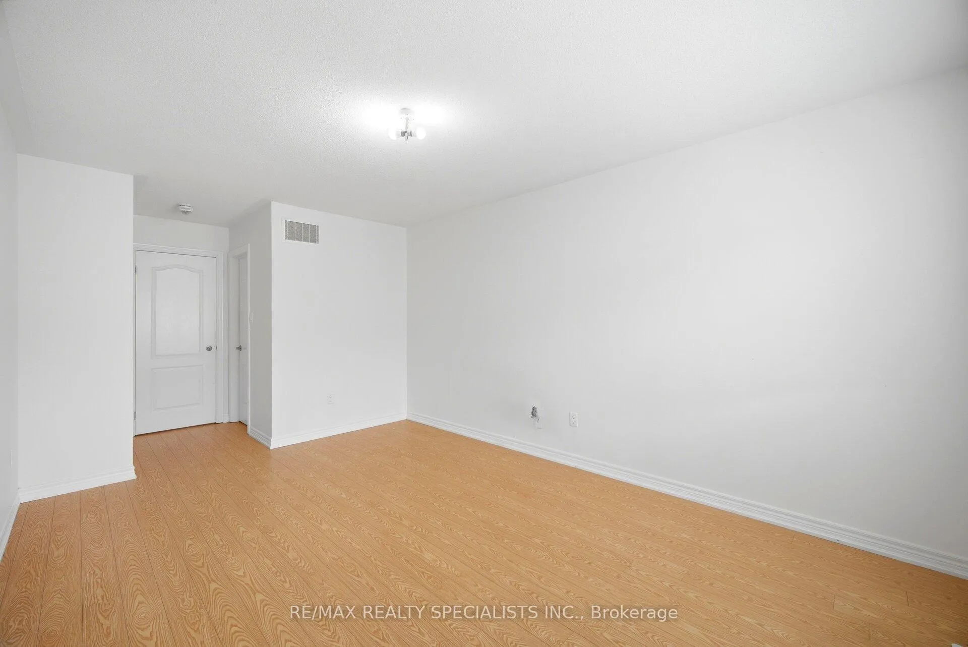 Photo 19 of 51 Frenchpark Circle, Brampton, Credit Valley — HOMEH