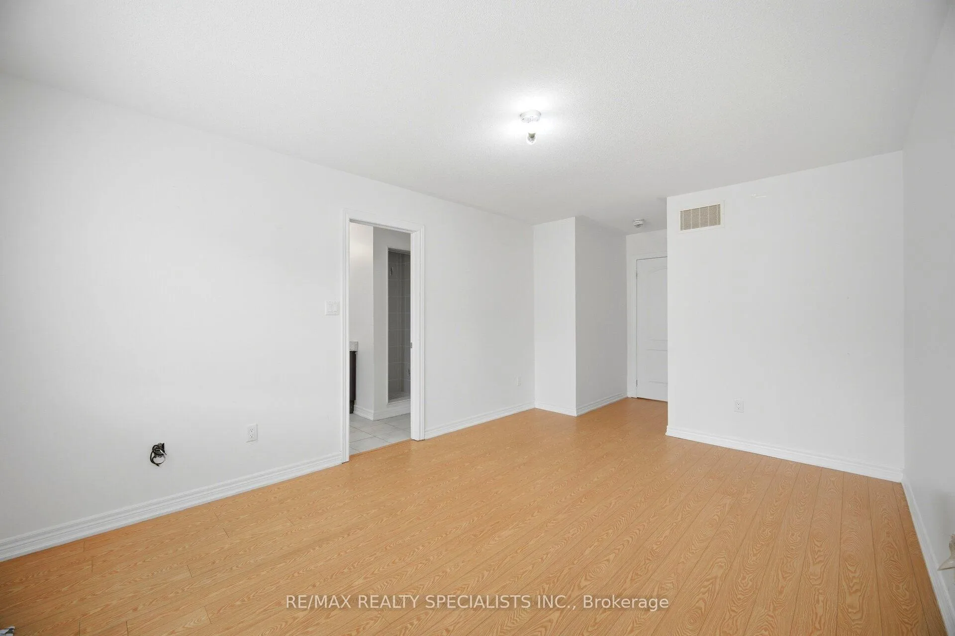 Photo 20 of 51 Frenchpark Circle, Brampton, Credit Valley — HOMEH