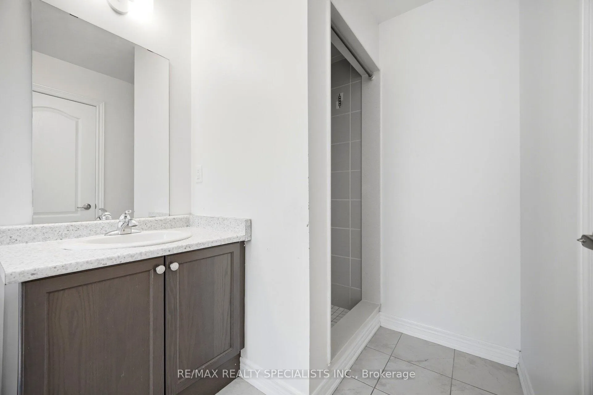 Photo 22 of 51 Frenchpark Circle, Brampton, Credit Valley — HOMEH