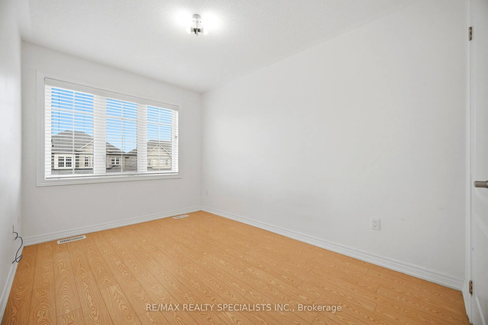 Photo 24 of 51 Frenchpark Circle, Brampton, Credit Valley — HOMEH