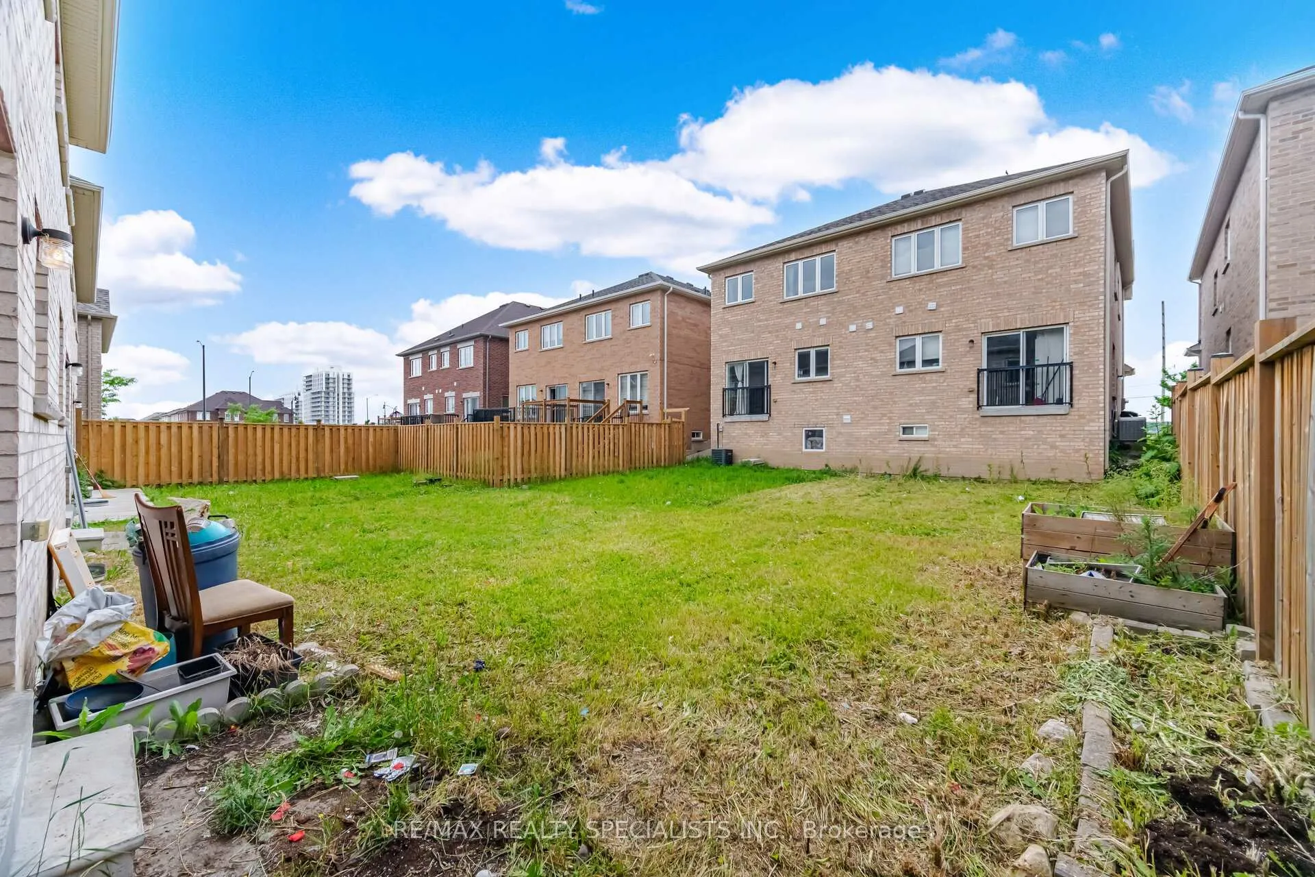 Photo 29 of 51 Frenchpark Circle, Brampton, Credit Valley — HOMEH