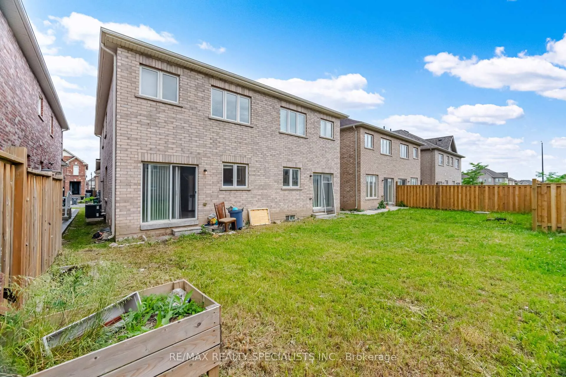 Photo 30 of 51 Frenchpark Circle, Brampton, Credit Valley — HOMEH
