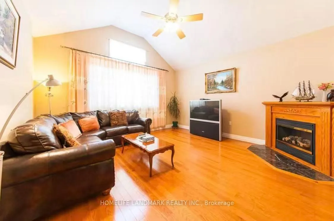 Photo 16 of 579 Violet Street, Waterloo — HOMEH