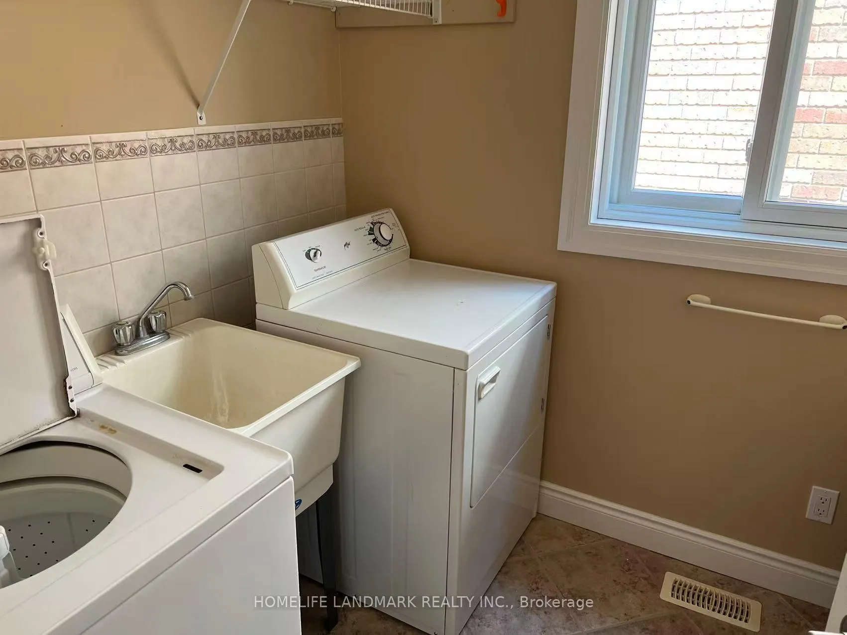 Photo 17 of 579 Violet Street, Waterloo — HOMEH