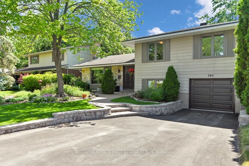 Photo 2 of 580 Duff Crescent, Ottawa, Beacon Hill North — HOMEH