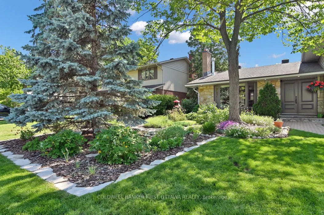 Photo 3 of 580 Duff Crescent, Ottawa, Beacon Hill North — HOMEH
