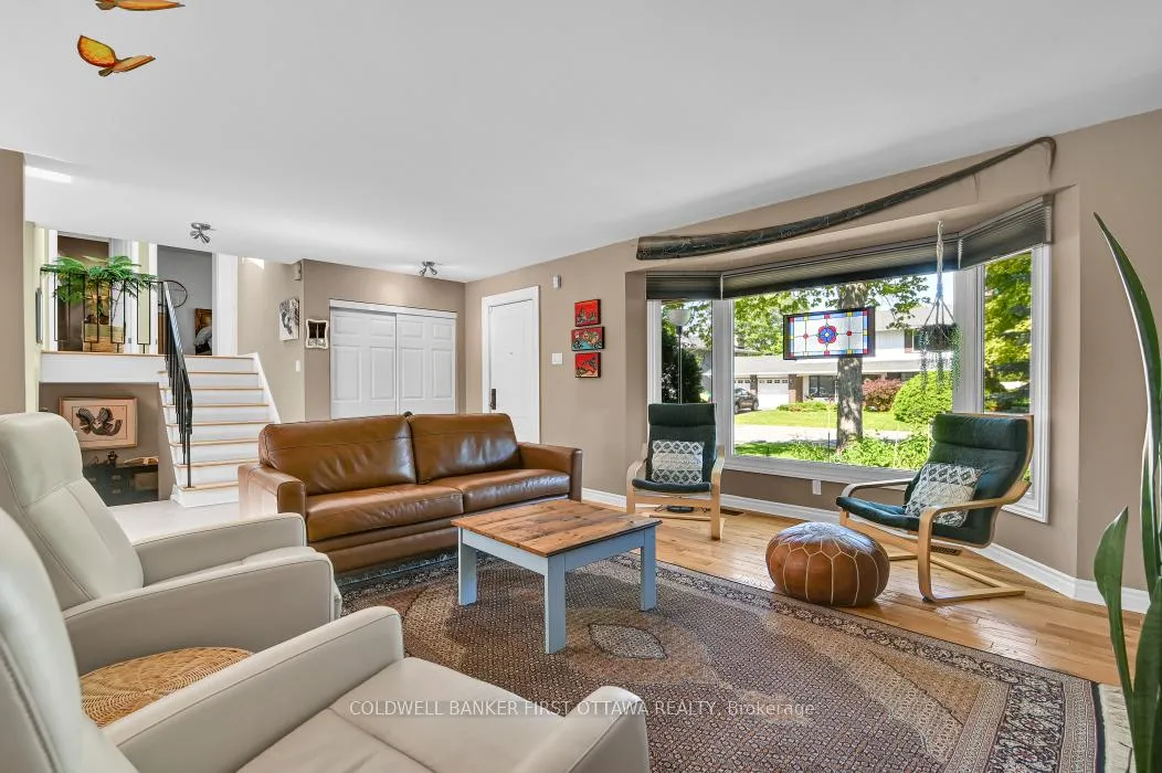 Photo 9 of 580 Duff Crescent, Ottawa, Beacon Hill North — HOMEH