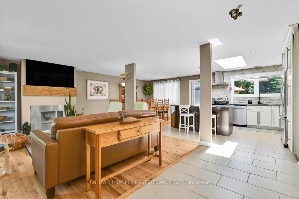 Photo 10 of 580 Duff Crescent, Ottawa, Beacon Hill North — HOMEH
