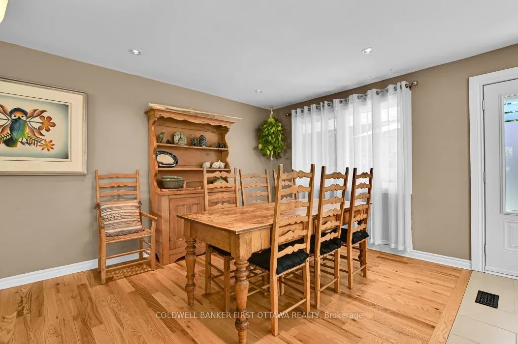 Photo 12 of 580 Duff Crescent, Ottawa, Beacon Hill North — HOMEH