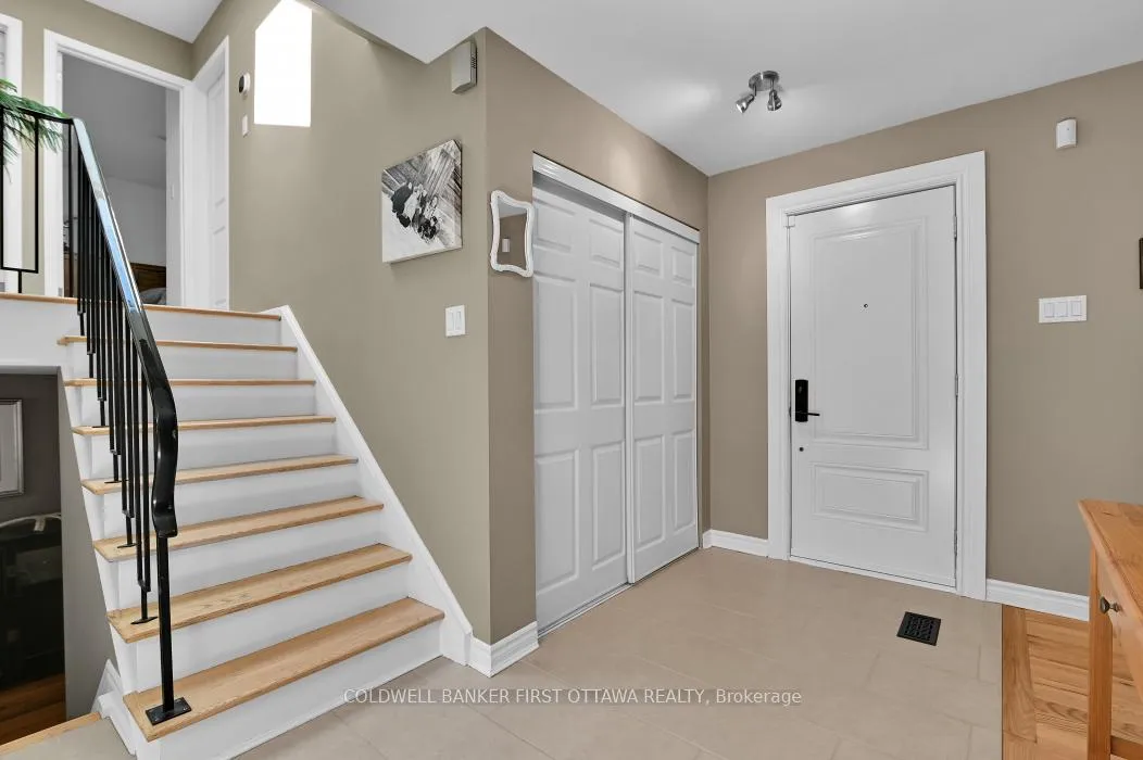 Photo 13 of 580 Duff Crescent, Ottawa, Beacon Hill North — HOMEH