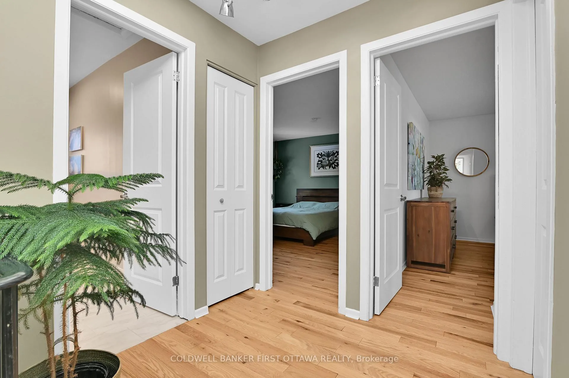 Photo 14 of 580 Duff Crescent, Ottawa, Beacon Hill North — HOMEH